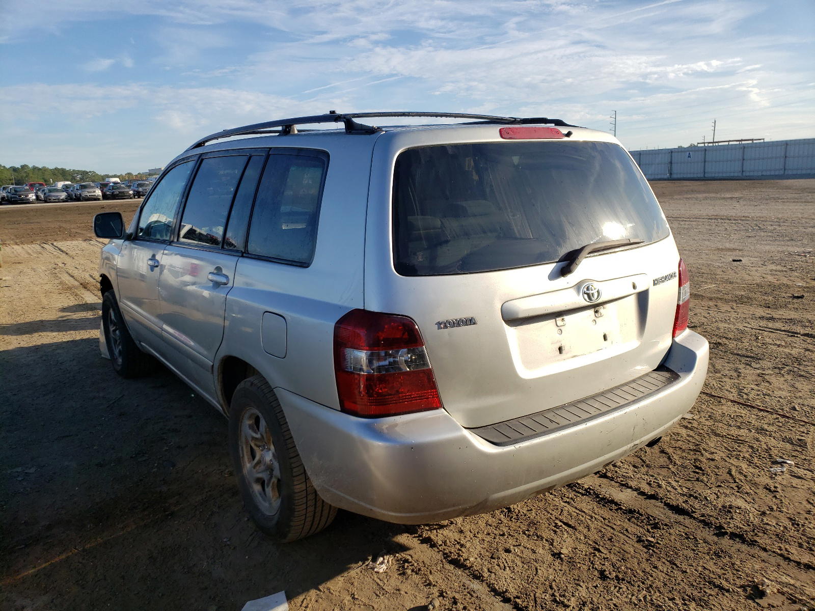 Photo 3 from auction – 2004 TOYOTA HIGHLANDER with VIN JTEDD21A940102066