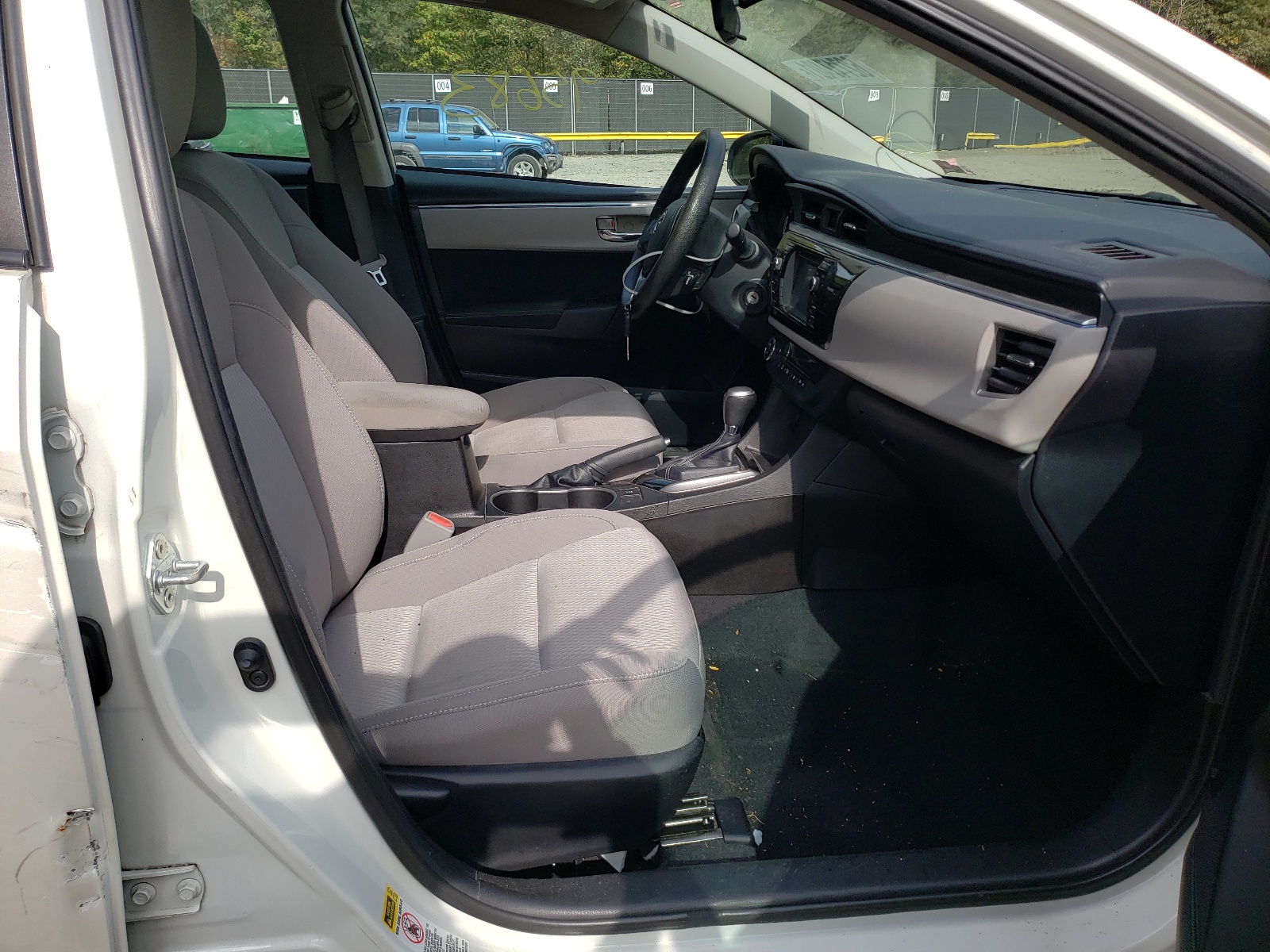 صورة رقم 5 من المزاد - 2014 TOYOTA COROLLA EC مع VIN 5YFBPRHE8EP011110