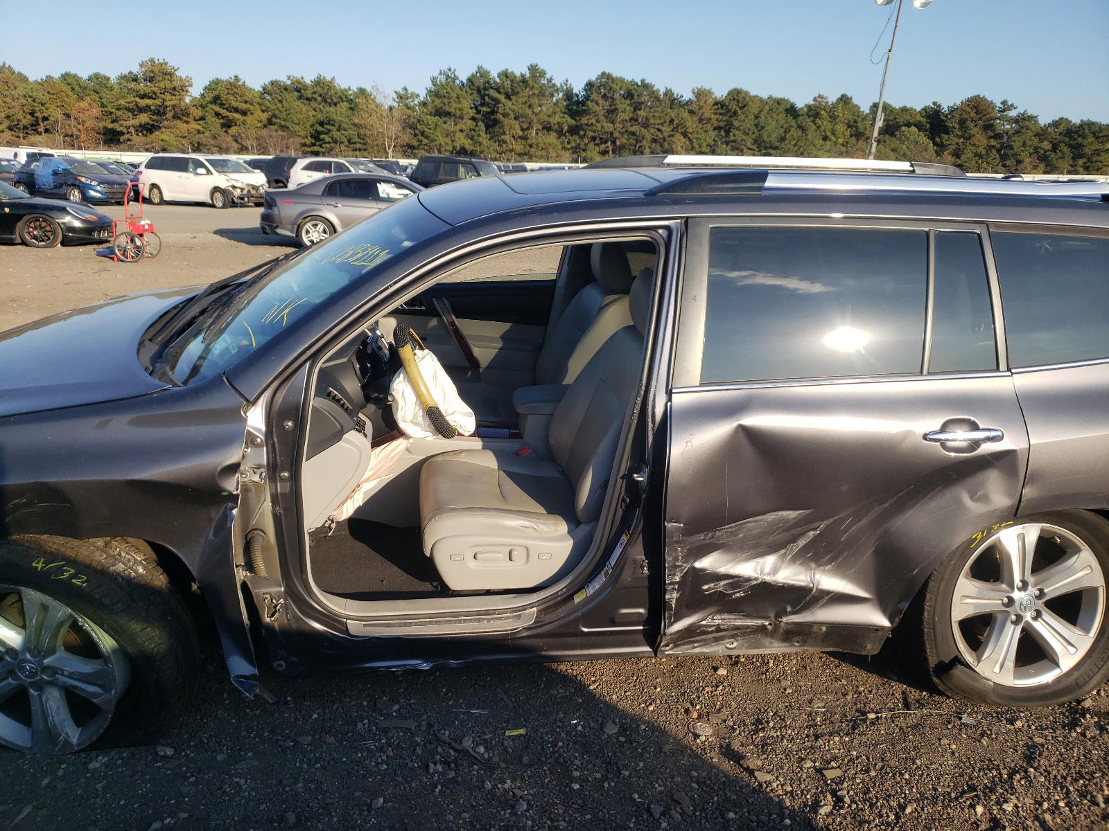Photo 9 from auction – 2013 TOYOTA HIGHLANDER with VIN 5TDDK3EH8DS205516