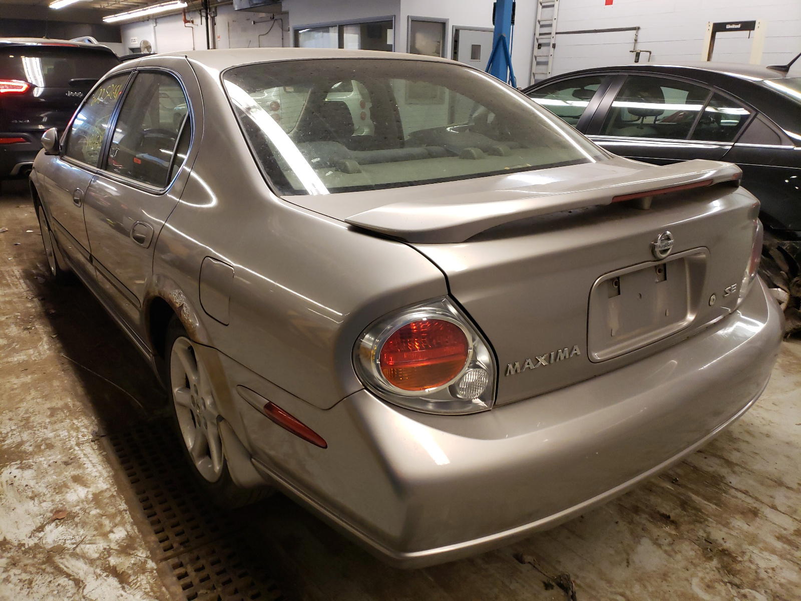 Photo 3 from auction – 2002 NISSAN MAXIMA with VIN JN1DA31D12T425071