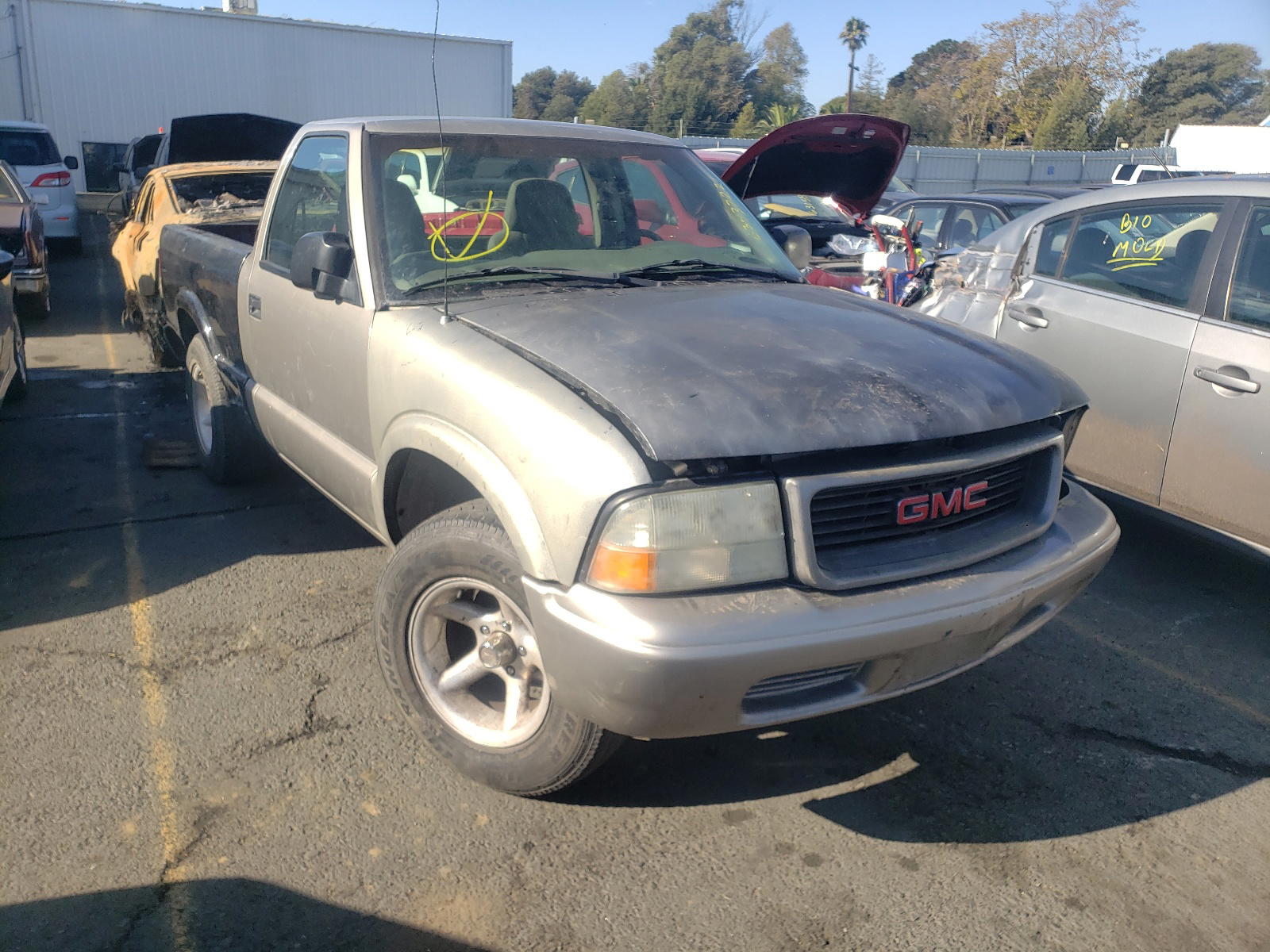 GMC SONOMA 2003 with VIN 1GTCS14H738179494 - Photo from auction