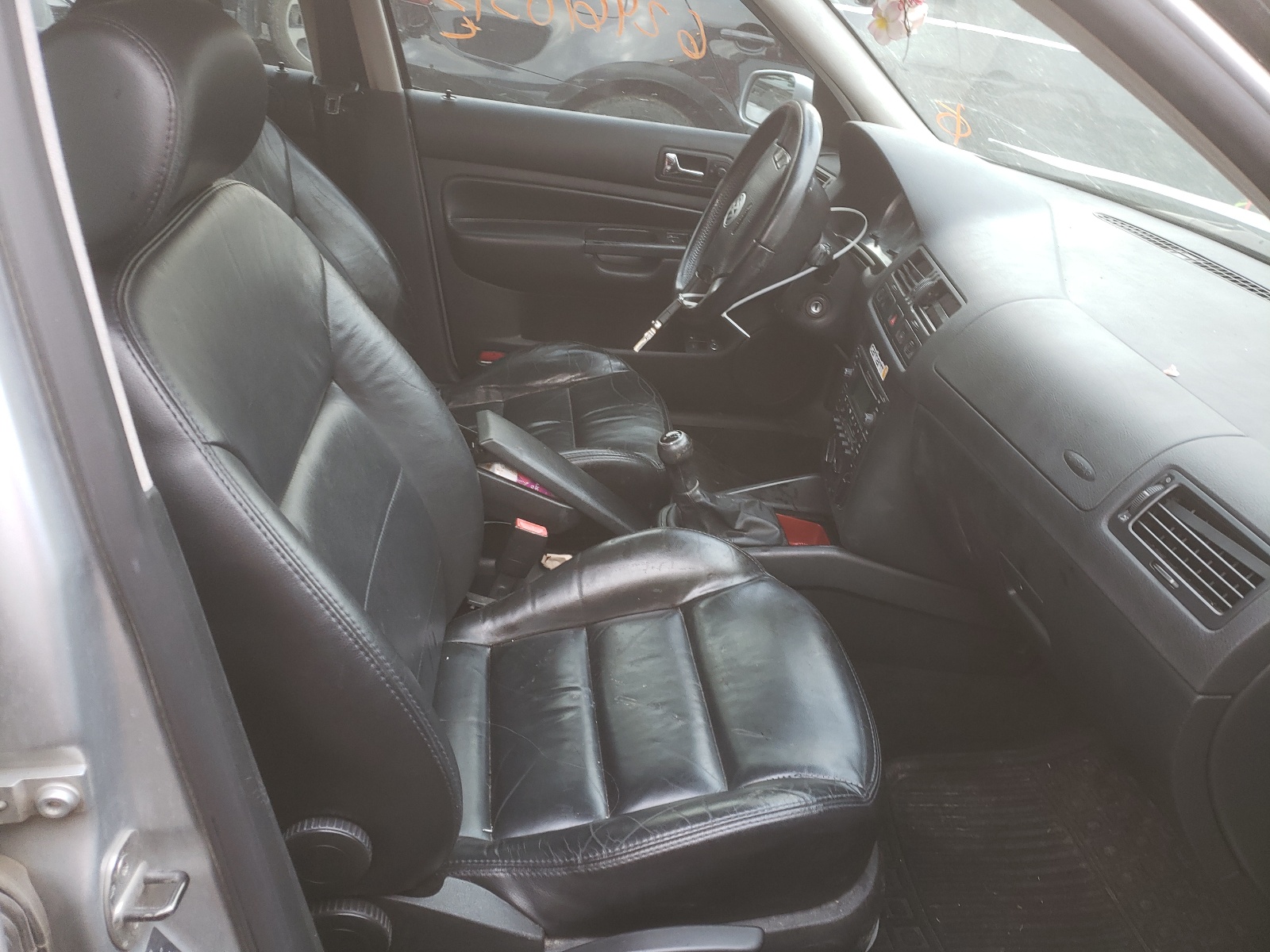 Photo 5 from auction – 2004 VOLKSWAGEN JETTA GLS with VIN 3VWSA69M14M026931