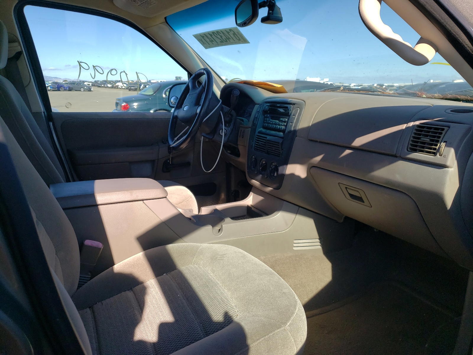 Photo 5 from auction – 2002 FORD EXPLORER X with VIN 1FMZU73K92ZC66340