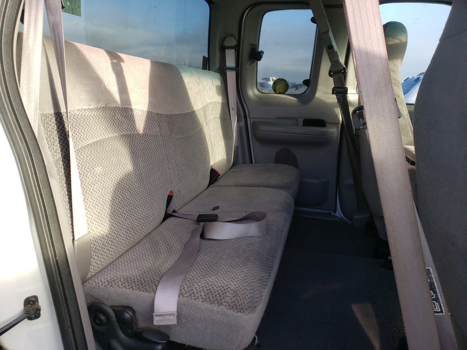 Photo 6 from auction – 2000 FORD F150 with VIN 1FTPX17L0YKB18341