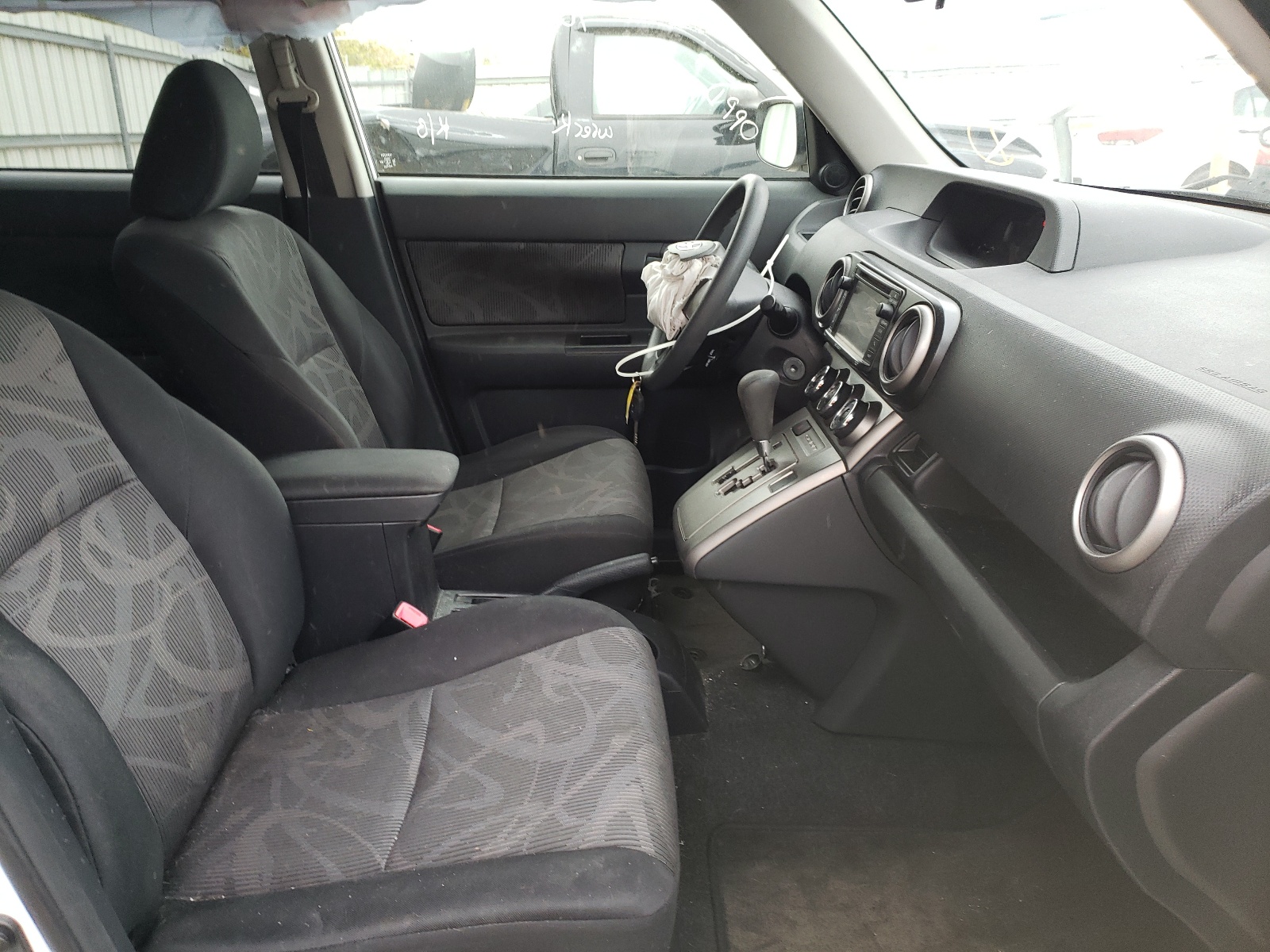 Photo 5 from auction – 2014 TOYOTA SCION XB with VIN JTLZE4FE7EJ060396