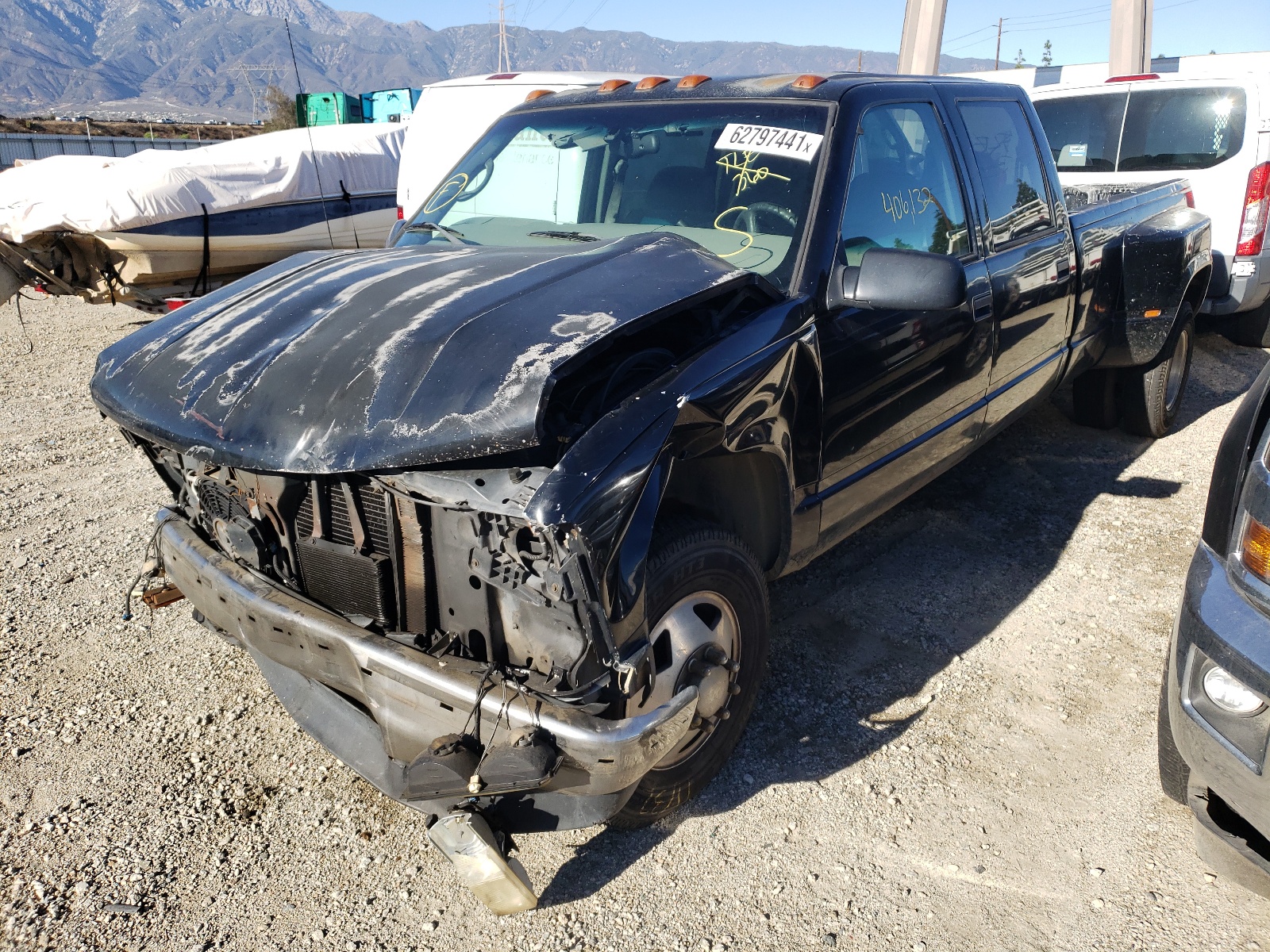 Photo 2 from auction – 2000 CHEVROLET GMT-400 C3 with VIN 1GCHC33J0YF505559