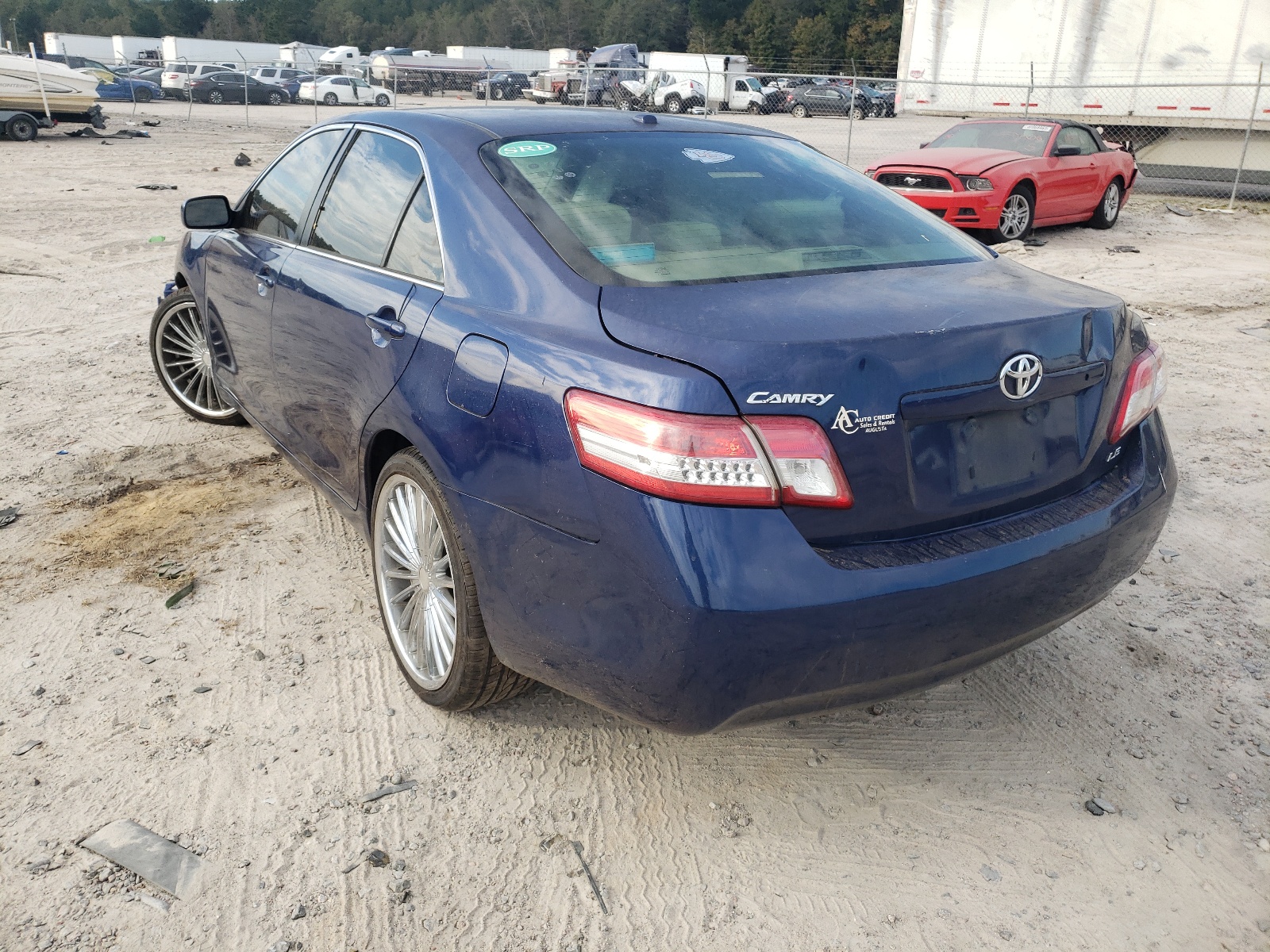 Zdjęcie 3 z aukcji – 2011 TOYOTA CAMRY BASE z VIN 4T1BF3EK3BU717910