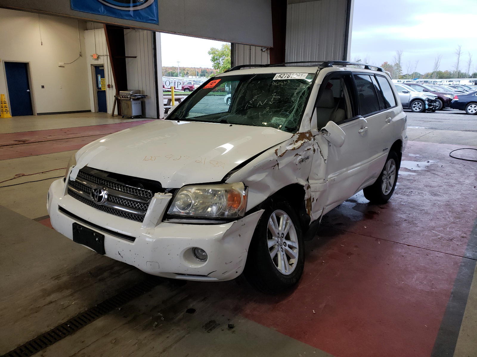 Photo 2 from auction – 2006 TOYOTA HIGHLANDER with VIN JTEEW21A060021863
