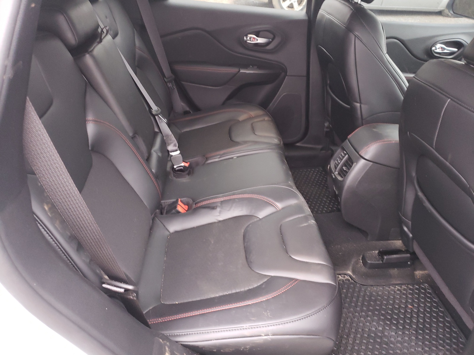 Photo 6 from auction – 2021 JEEP CHEROKEE T with VIN 1C4PJMBX9MD152581