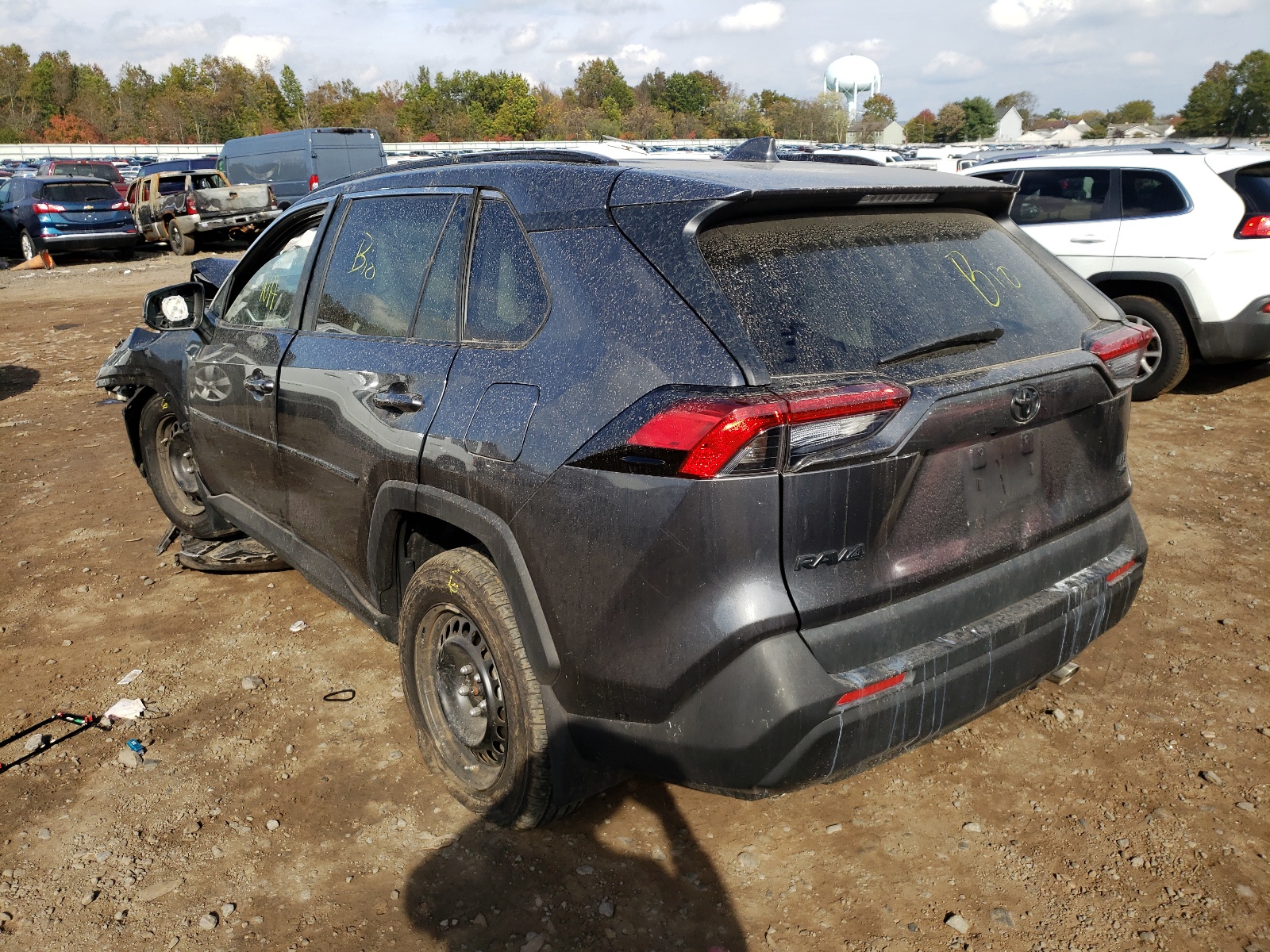 Photo 3 from auction – 2019 TOYOTA RAV4 LE with VIN 2T3F1RFV0KC030579
