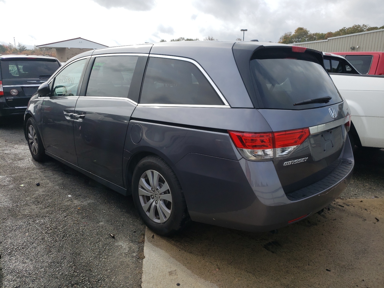 Photo 3 from auction – 2016 HONDA ODYSSEY EX with VIN 5FNRL5H61GB008527