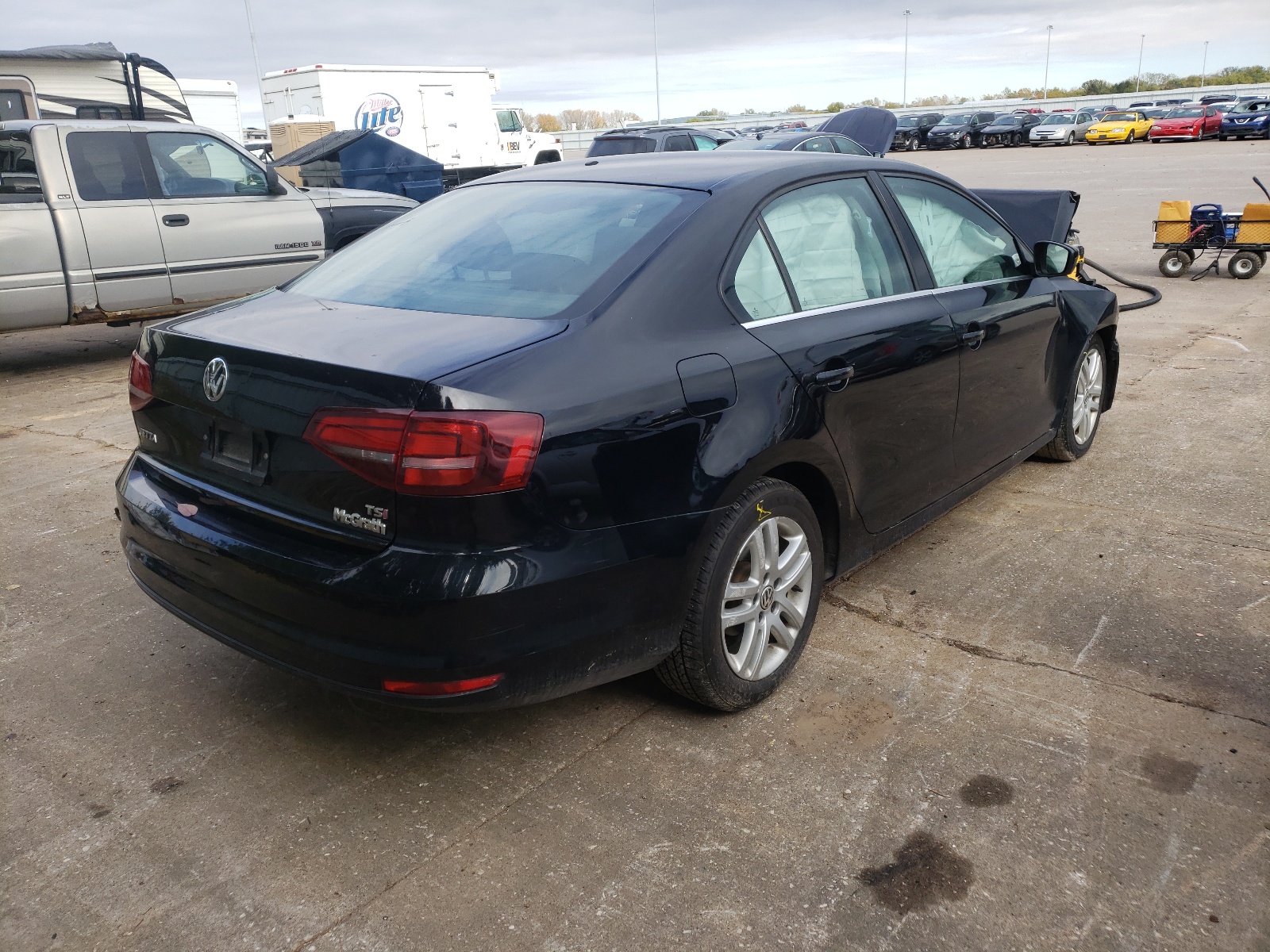 Photo 4 from auction – 2017 VOLKSWAGEN JETTA S with VIN 3VW2B7AJ2HM370262
