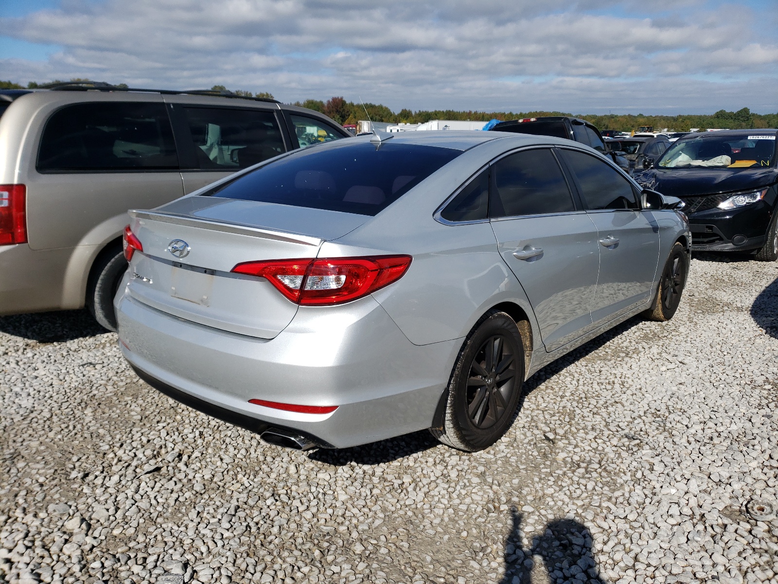 Photo 4 from auction – 2016 HYUNDAI SONATA SE with VIN 5NPE24AF1GH397001