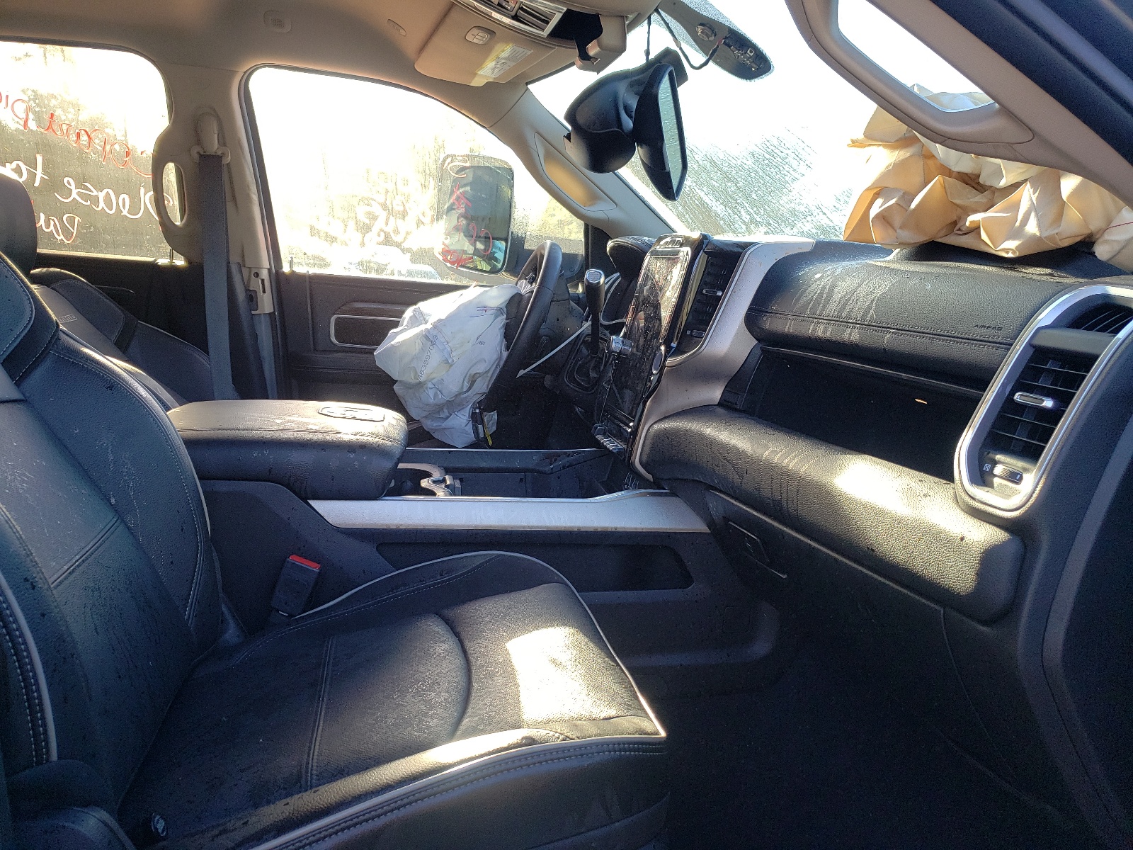 Photo 5 from auction – 2021 RAM 2500 LARAM with VIN 3C6UR5FL3MG569312
