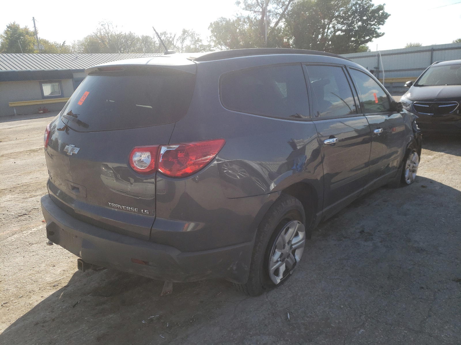 Photo 4 from auction – 2012 CHEVROLET TRAVERSE L with VIN 1GNKVFEDXCJ342697