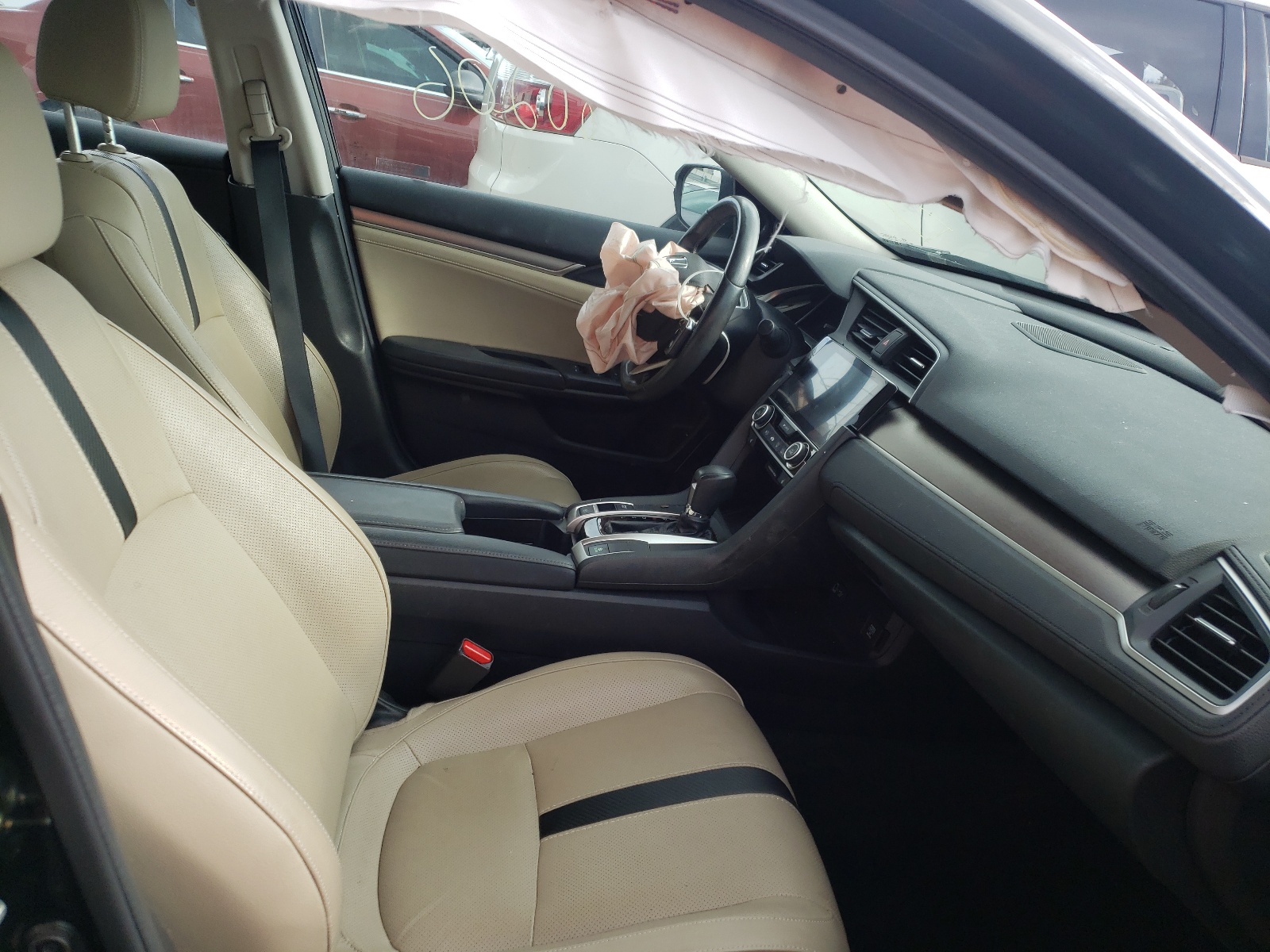 Photo 5 from auction – 2017 HONDA CIVIC TOUR with VIN 2HGFC1F90HH650145