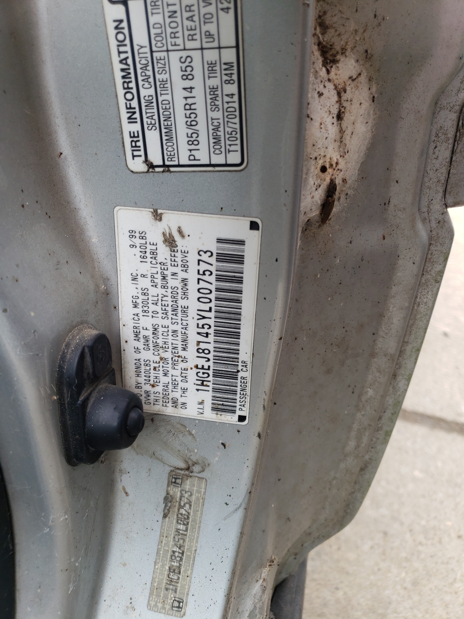 Photo 10 from auction – 2000 HONDA CIVIC with VIN 1HGEJ8145YL007573