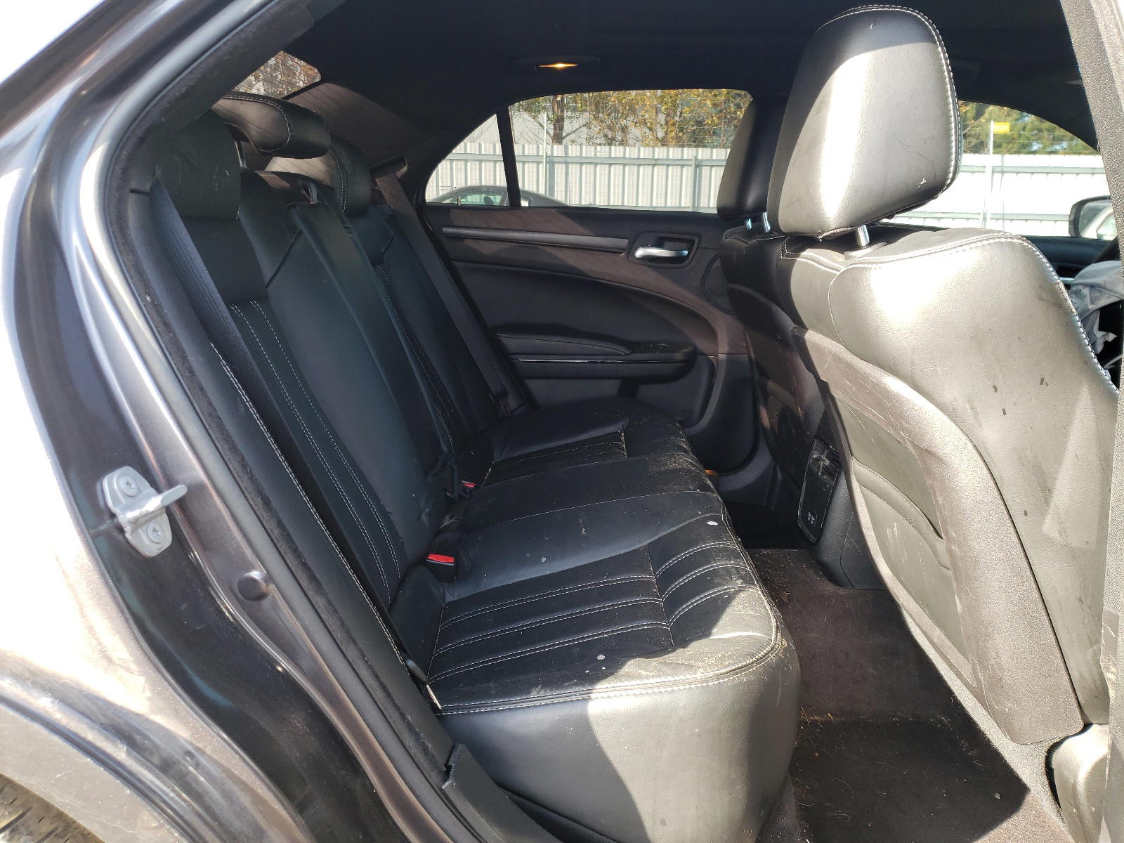 Photo 6 from auction – 2016 CHRYSLER 300 S with VIN 2C3CCABG5GH243088