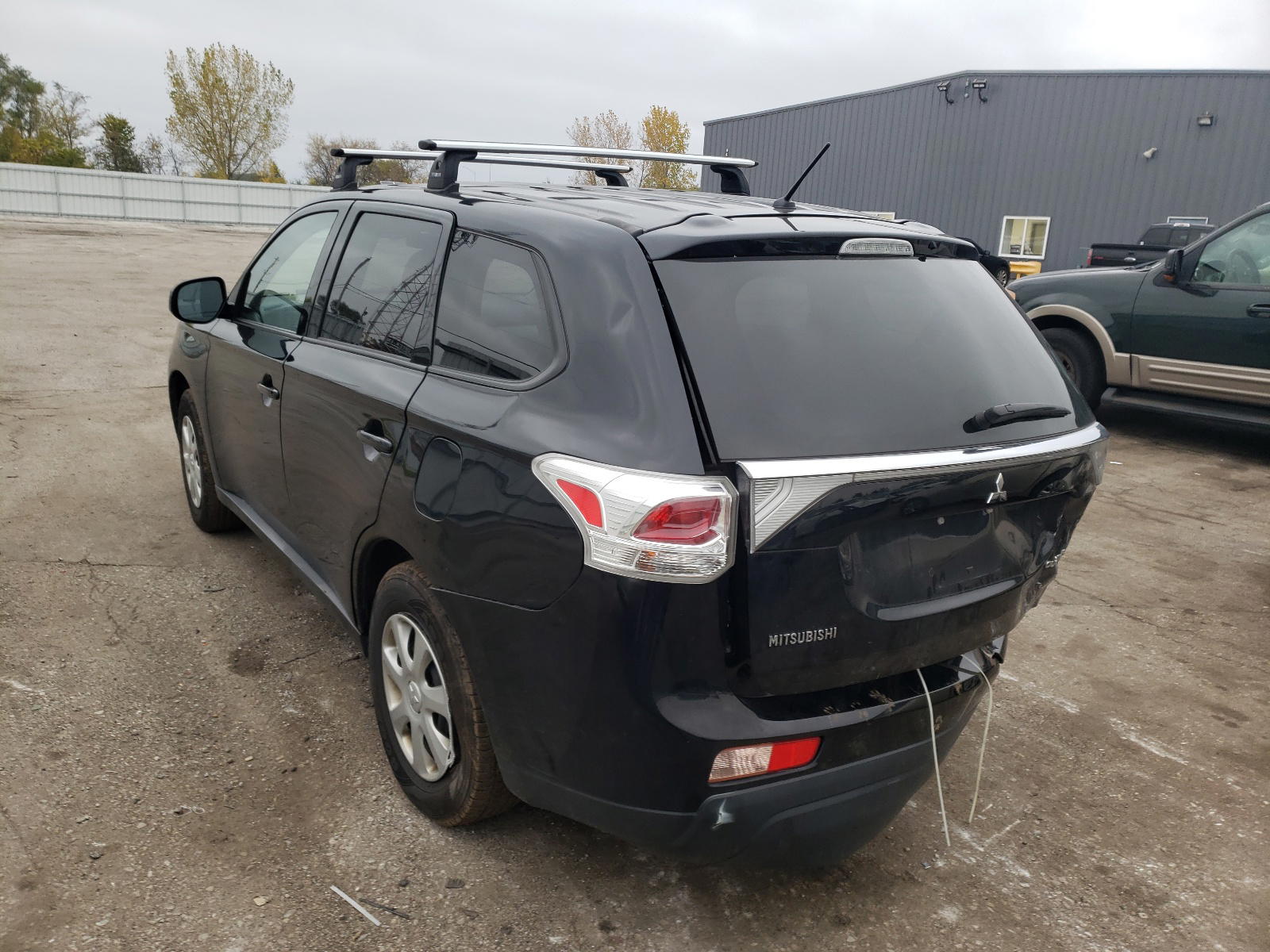 Photo 3 from auction – 2014 MITSUBISHI OUTLANDER with VIN JA4AD2A38EZ017283