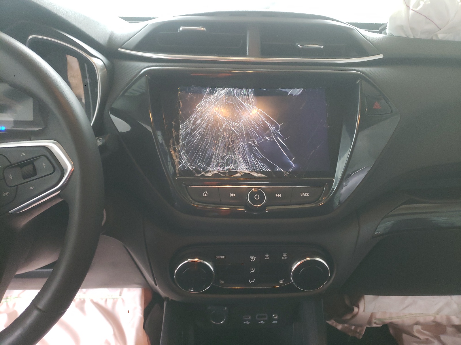 Photo 9 from auction – 2021 CHEVROLET TRAILBLAZE with VIN KL79MPSLXMB170191