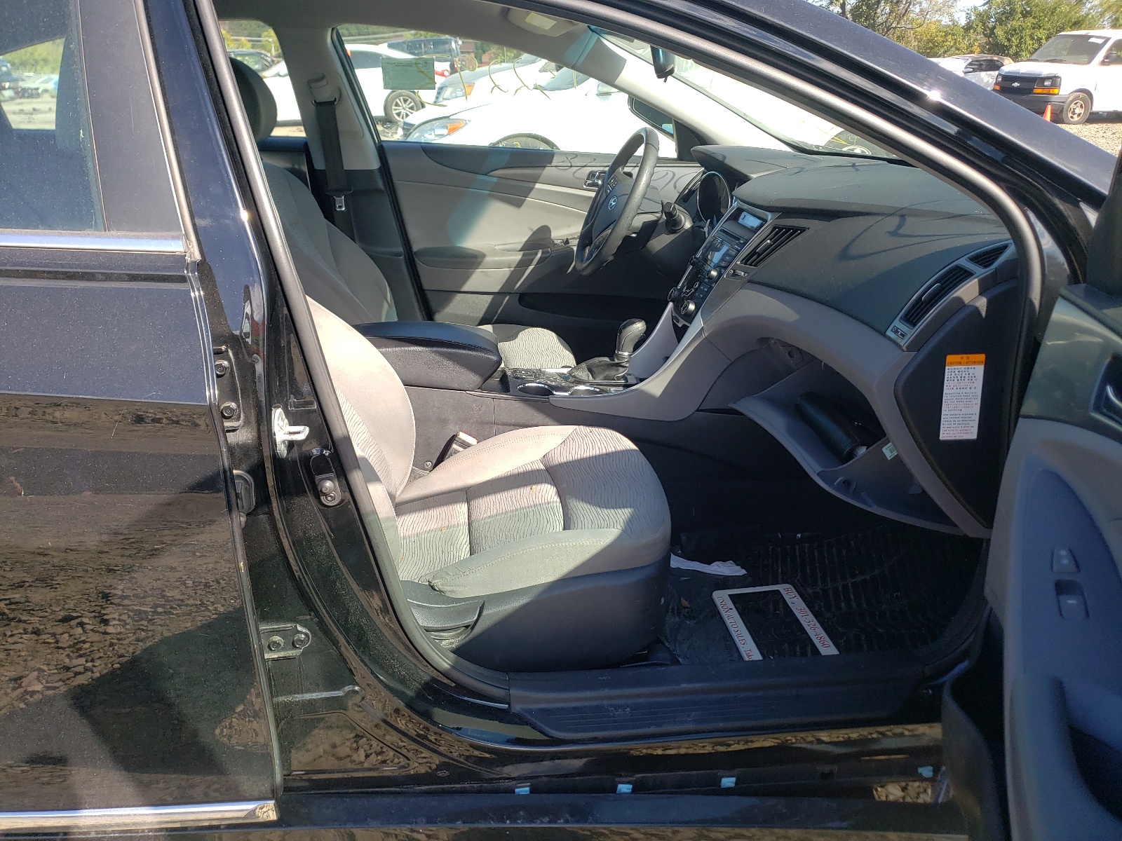 Photo 5 from auction – 2013 HYUNDAI SONATA HYB with VIN KMHEC4A46DA069678