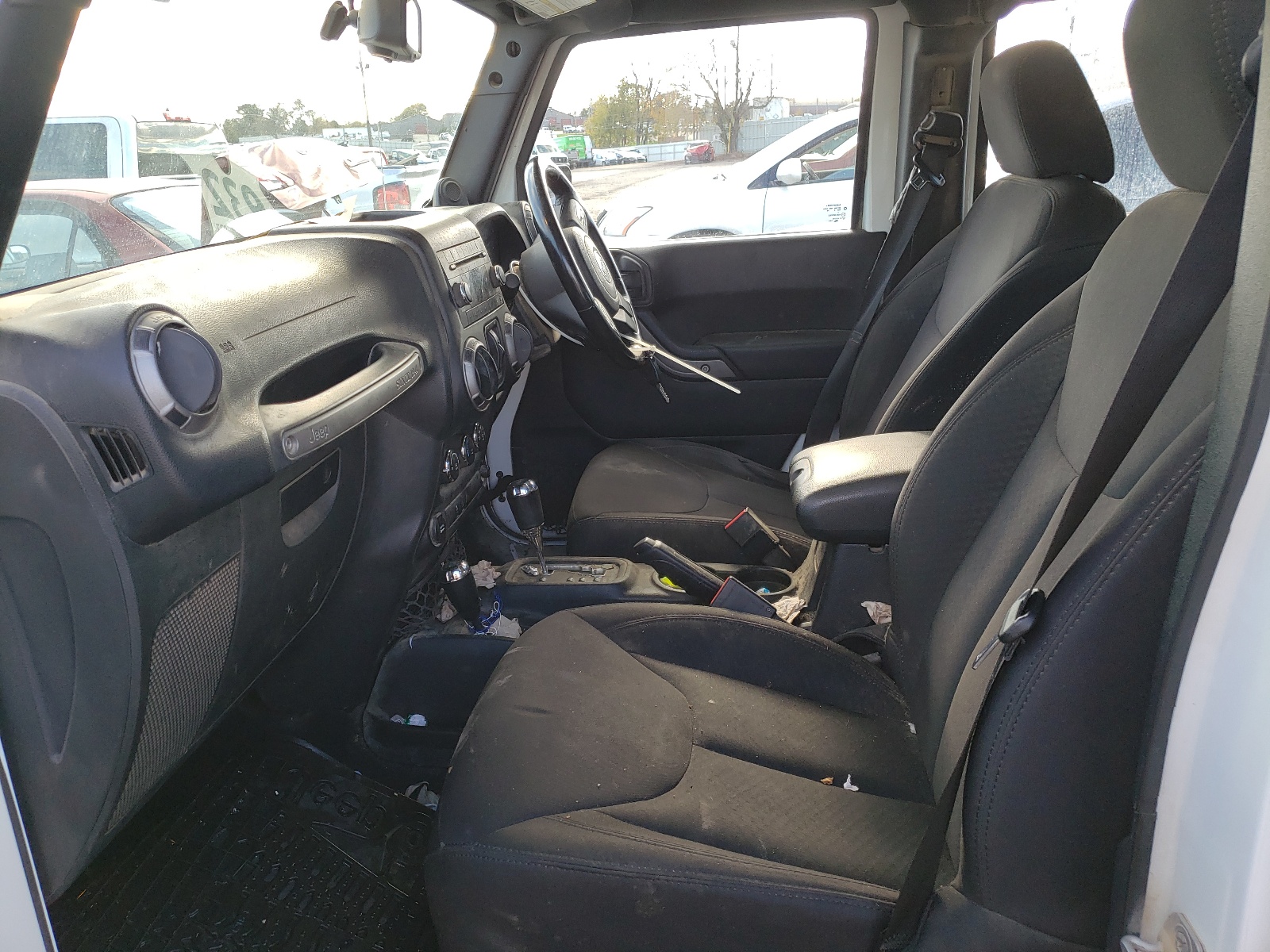 Photo 5 from auction – 2014 JEEP WRANGLER U with VIN 1C4BJWKG9EL328283