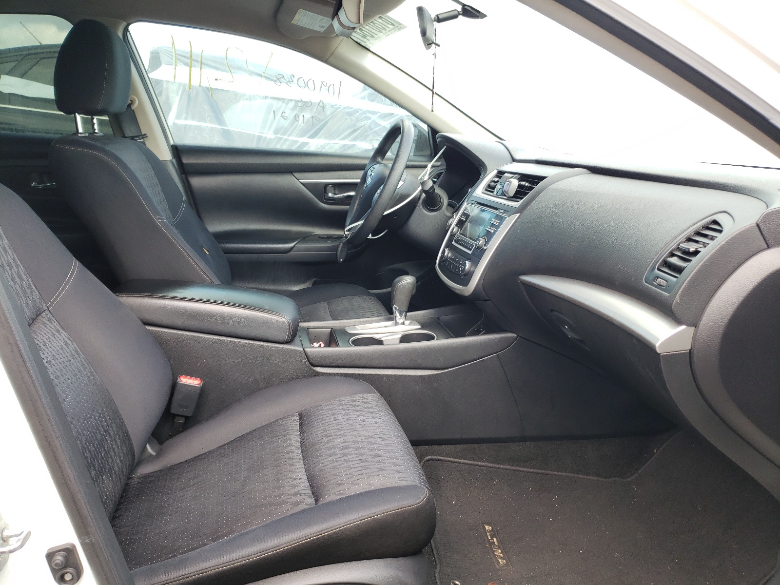 Photo 5 from auction – 2016 NISSAN ALTIMA 2.5 with VIN 1N4AL3AP1GC211957