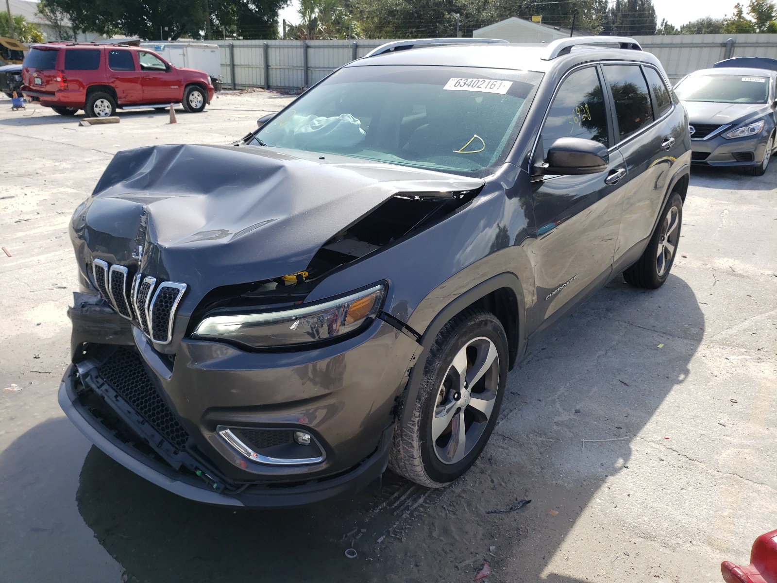 Photo 2 from auction – 2019 JEEP CHEROKEE L with VIN 1C4PJLDB4KD340921