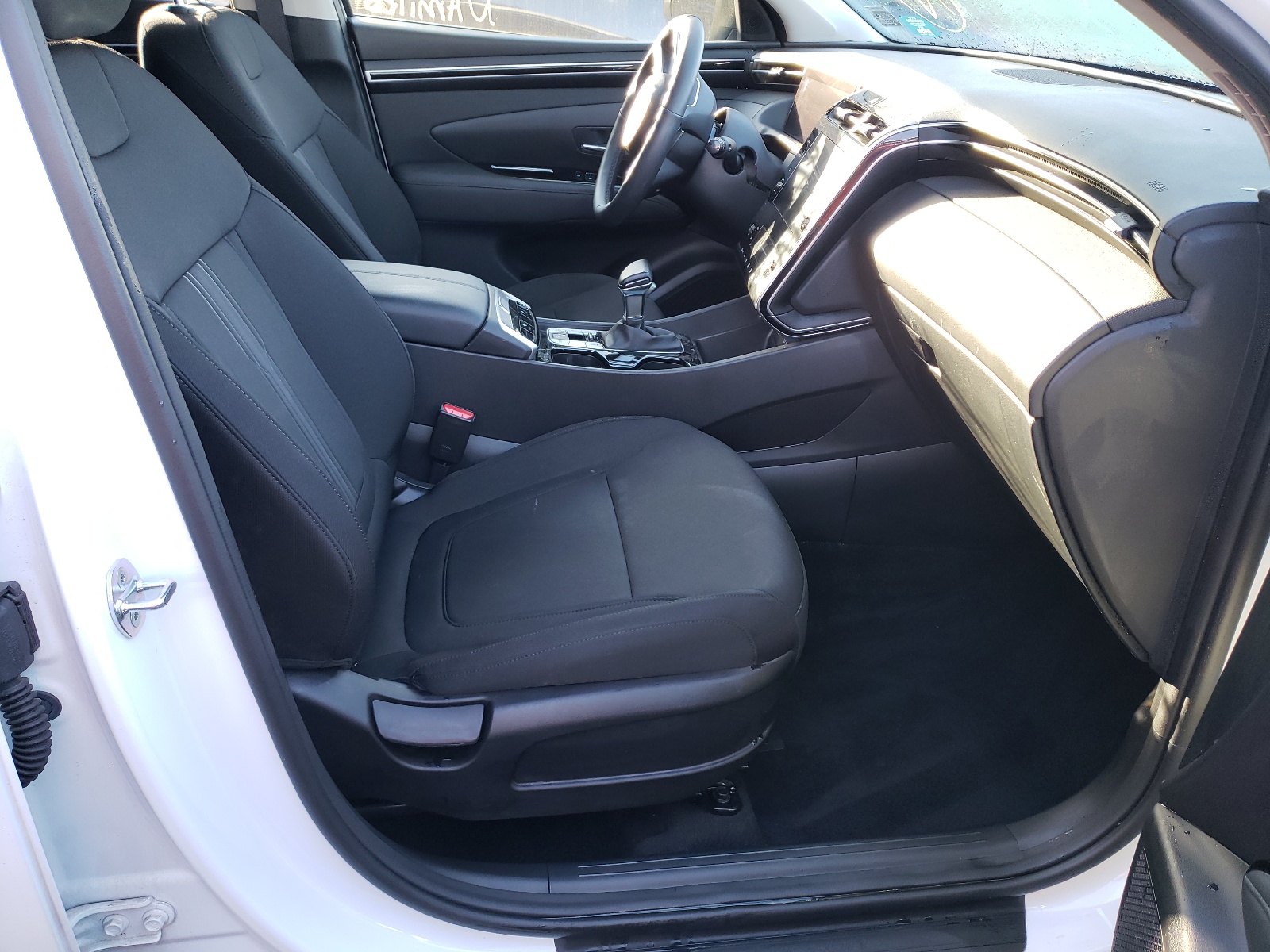Photo 5 from auction – 2022 HYUNDAI TUCSON SEL with VIN 5NMJFCAE4NH010083