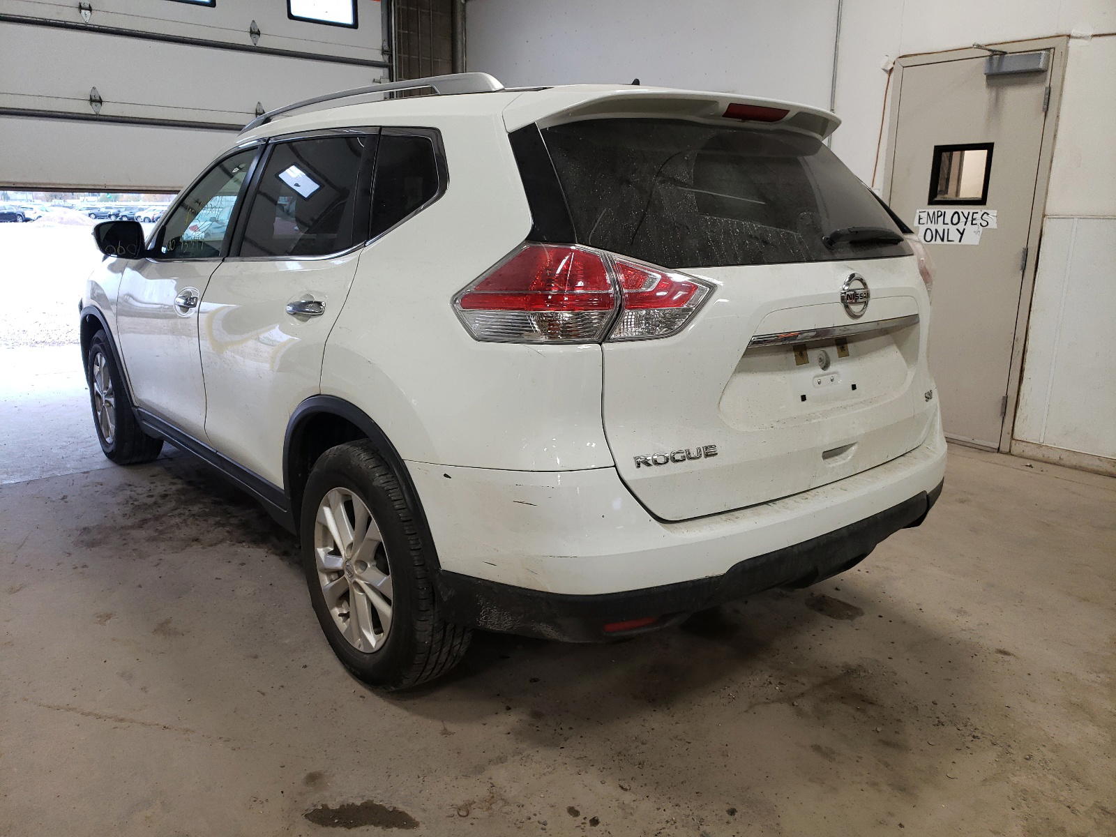 Photo 3 from auction – 2016 NISSAN ROGUE S with VIN KNMAT2MT1GP711994