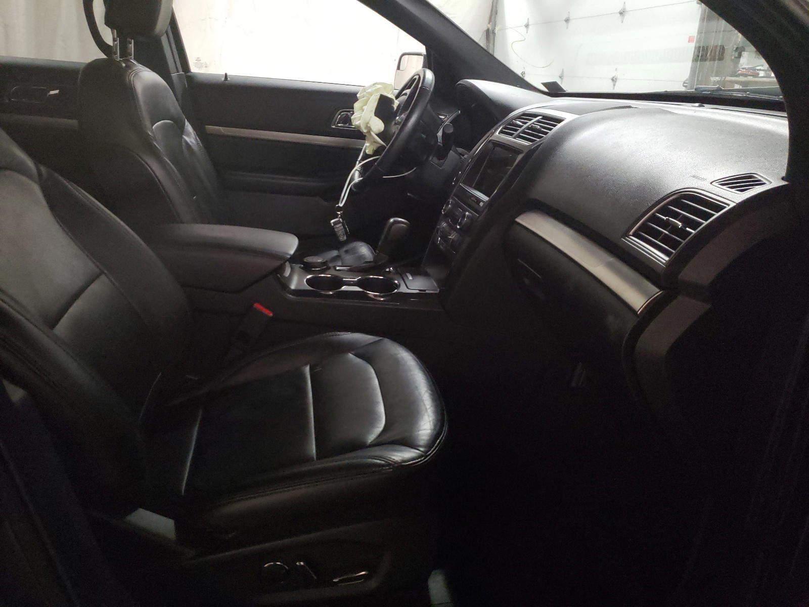 Photo 5 from auction – 2018 FORD EXPLORER with VIN 1FM5K8D86JGB37625