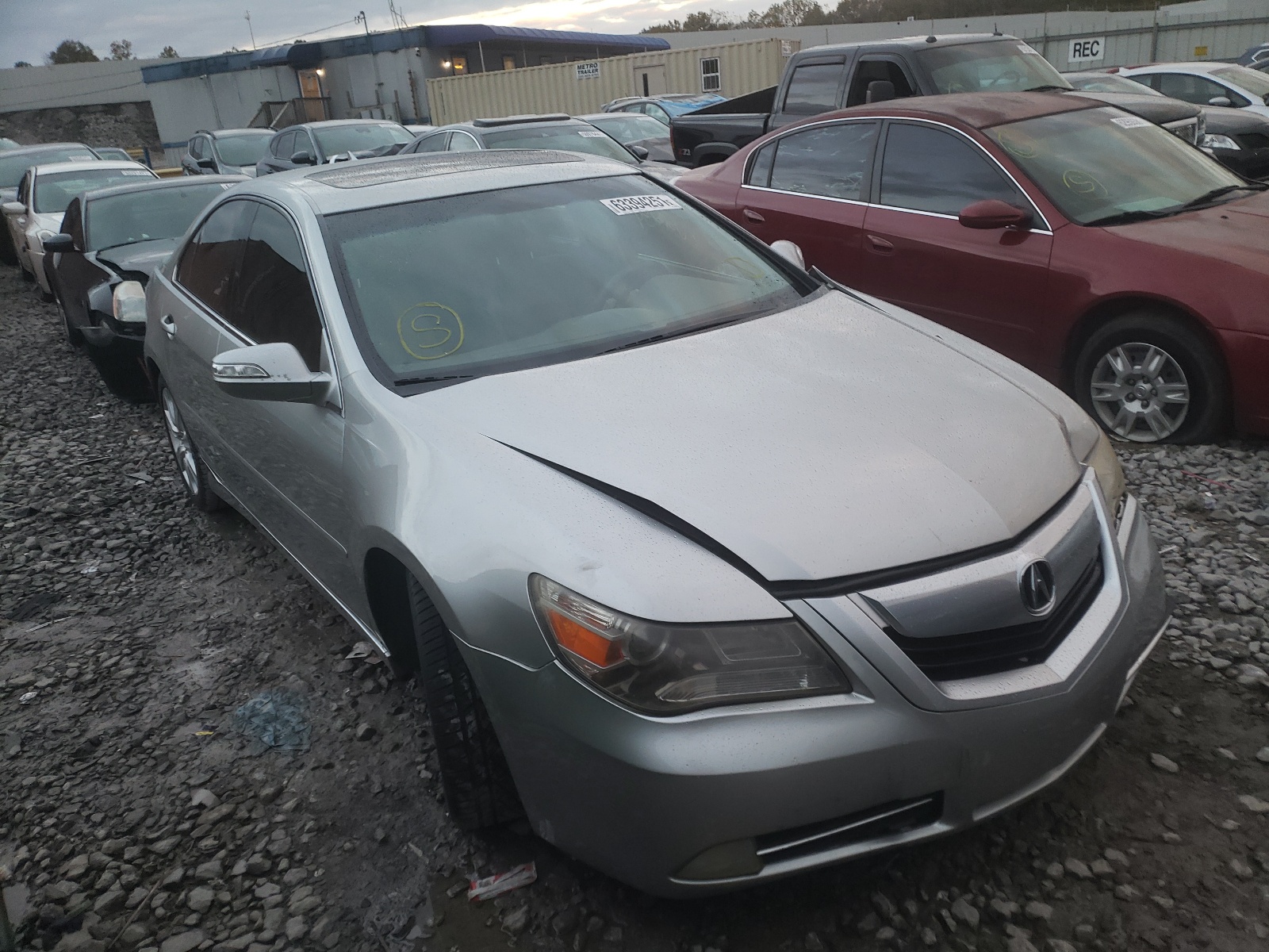 ACURA RL 2009 with VIN JH4KB26629C000795 - Photo from auction