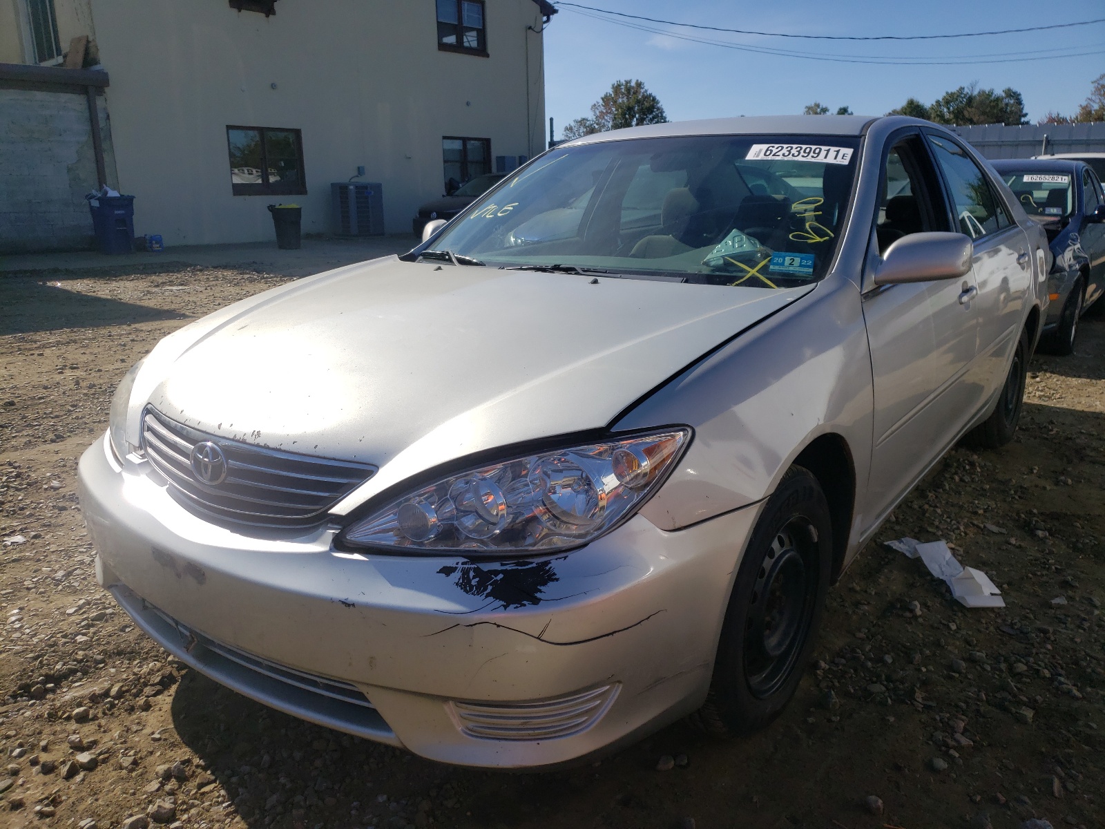 Photo 2 from auction – 2005 TOYOTA CAMRY LE with VIN 4T1BE32K65U102800