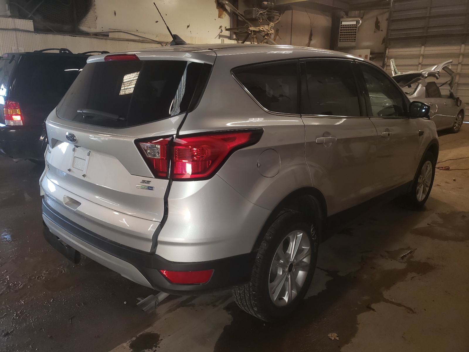 Photo 4 from auction – 2019 FORD ESCAPE SE with VIN 1FMCU9GD1KUA71598
