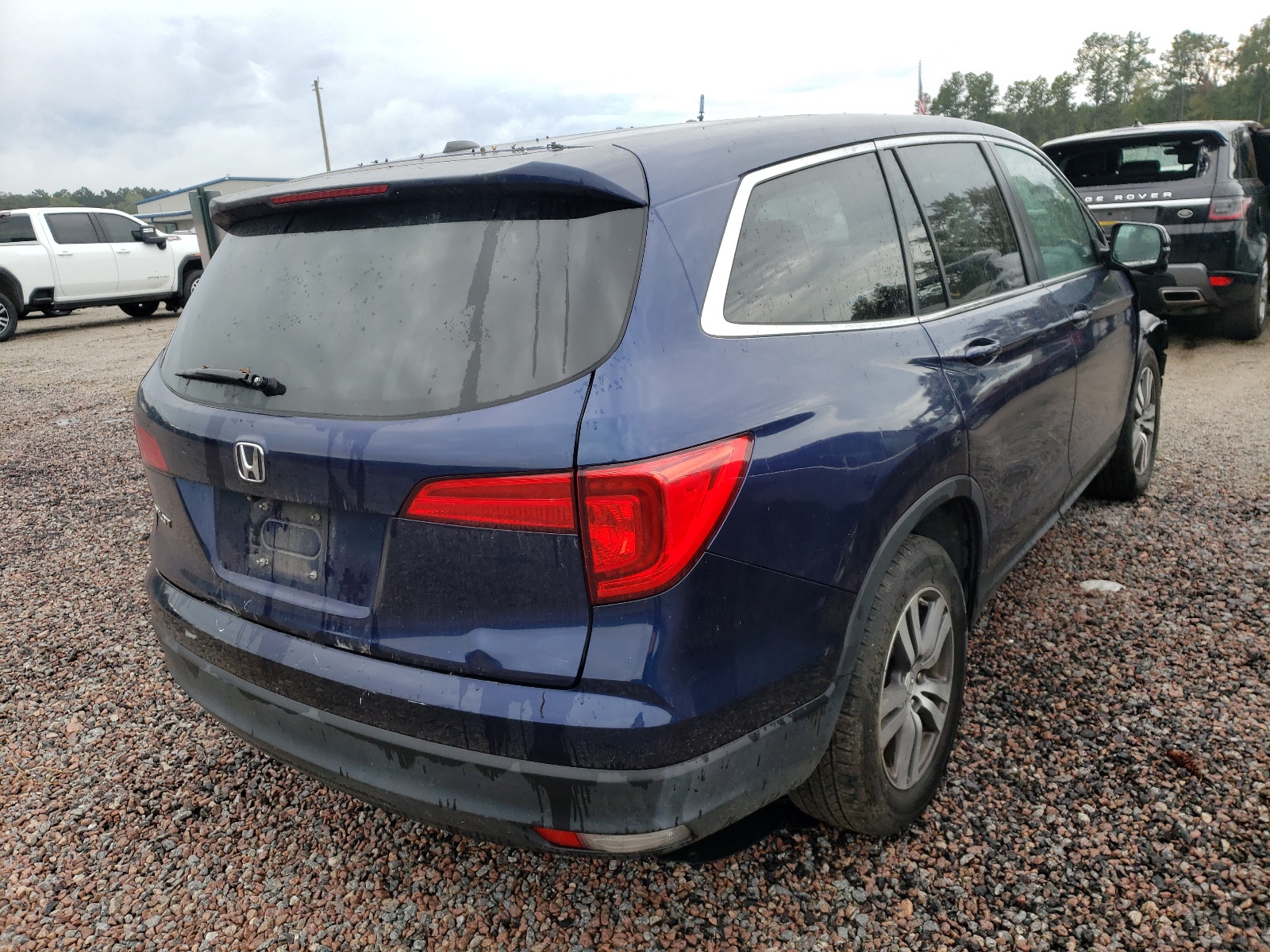Photo 4 from auction – 2016 HONDA PILOT EXL with VIN 5FNYF5H6XGB022879