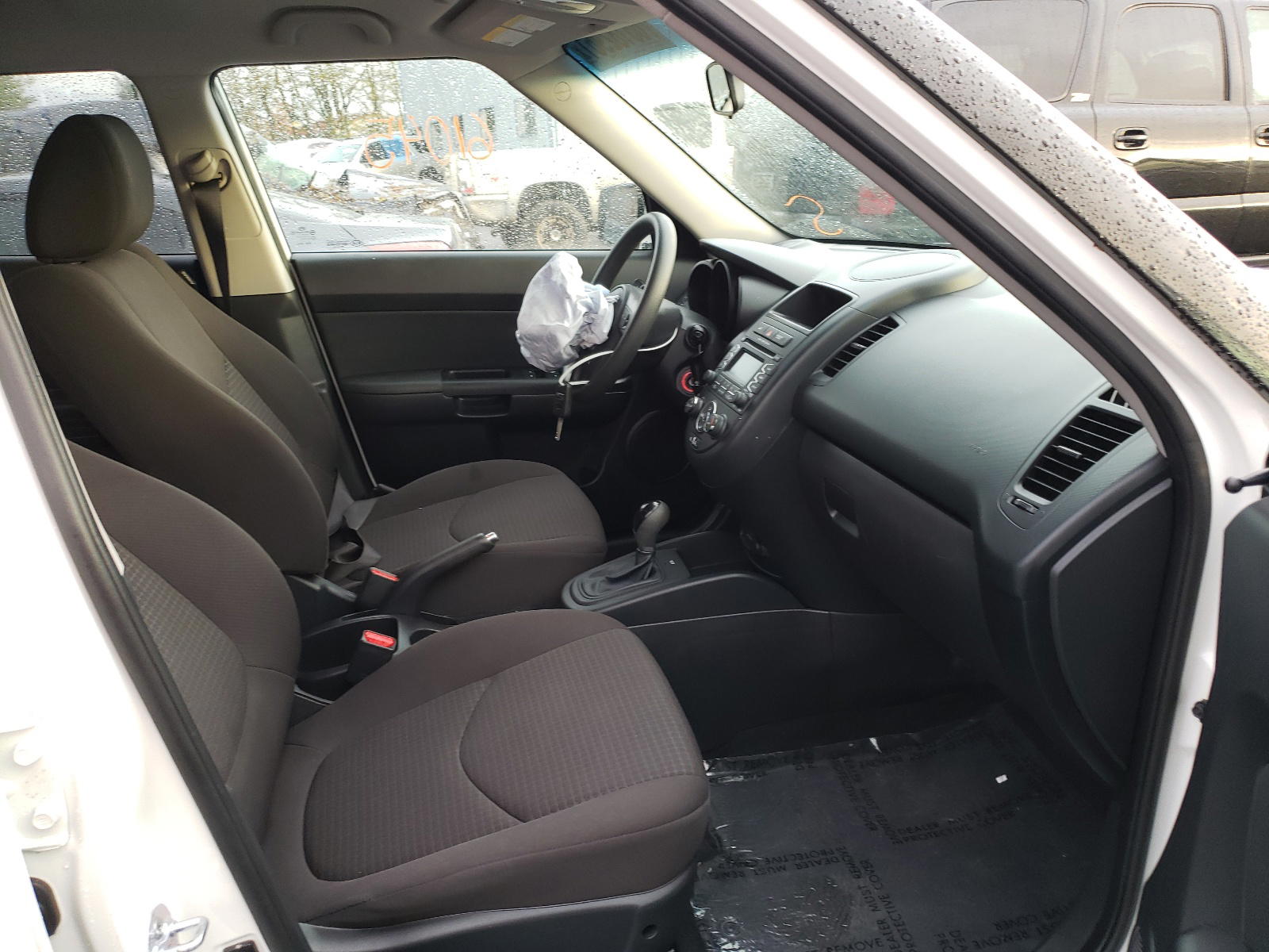Photo 5 from auction – 2012 KIA SOUL with VIN KNDJT2A5XC7463437