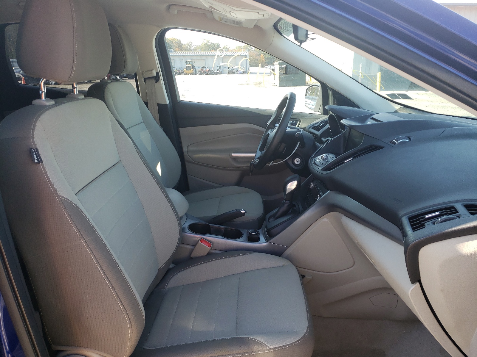 Photo 5 from auction – 2014 FORD ESCAPE SE with VIN 1FMCU9GX1EUE05899