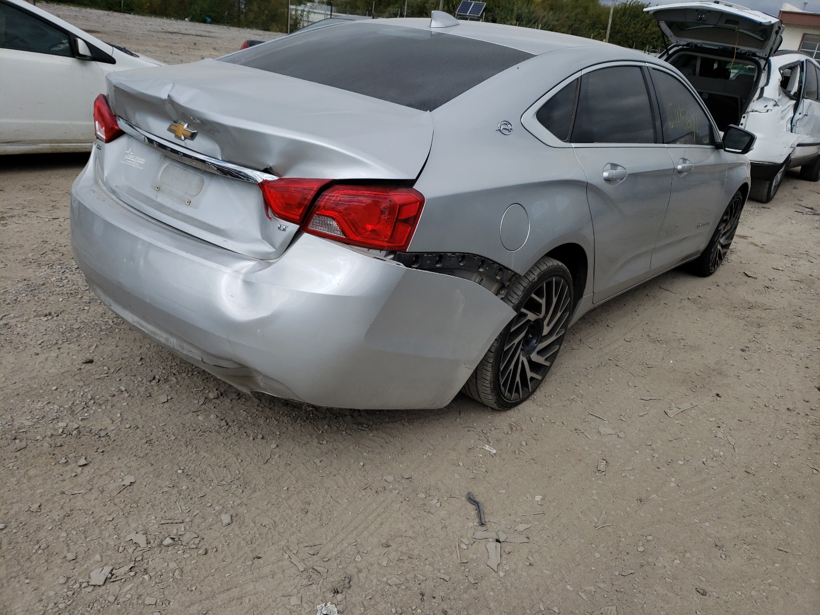 Photo 4 from auction – 2017 CHEVROLET IMPALA LT with VIN 2G1105S38H9171596