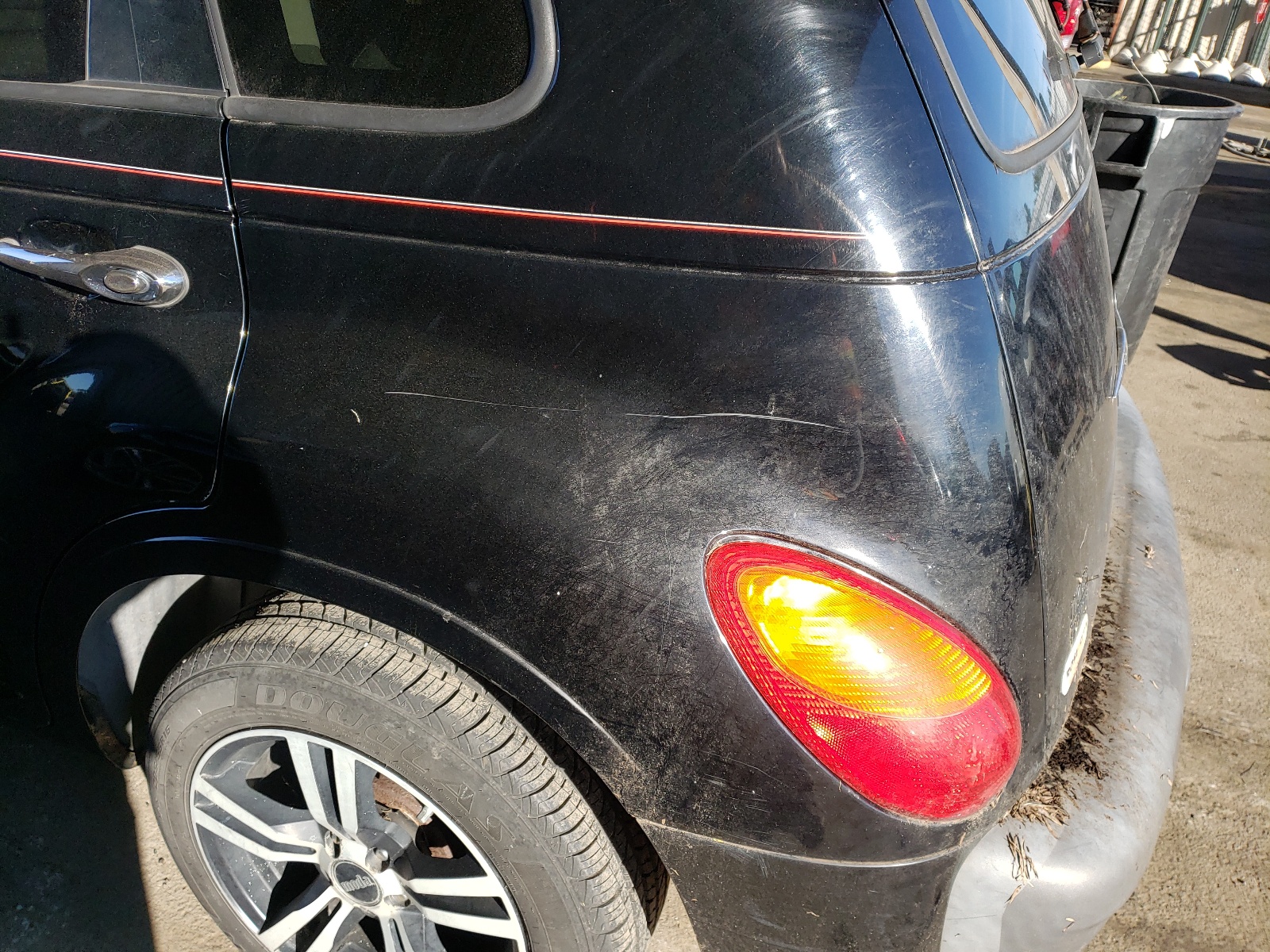 Photo 9 from auction – 2002 CHRYSLER PT CRUISER with VIN 3C8FY68B12T240514