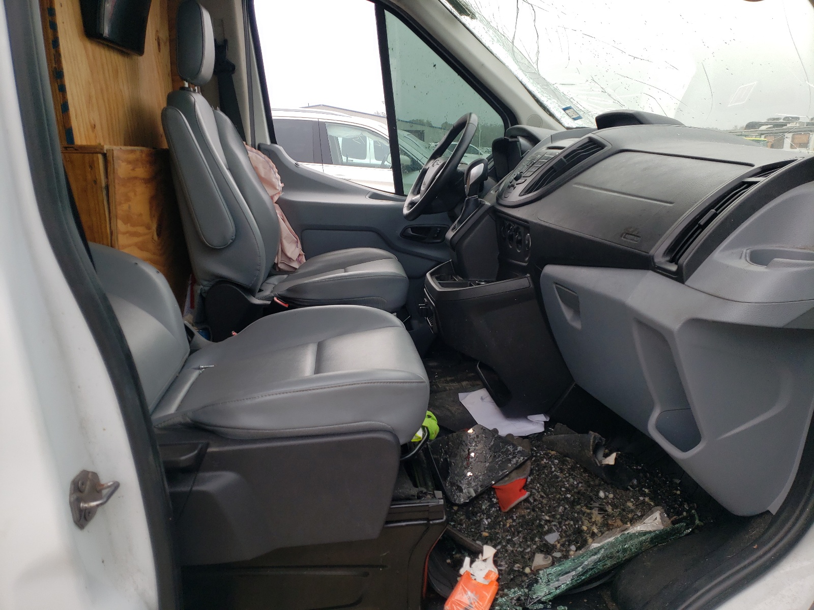 Photo 5 from auction – 2016 FORD TRANSIT T- with VIN 1FBAX2XG6GKA73438