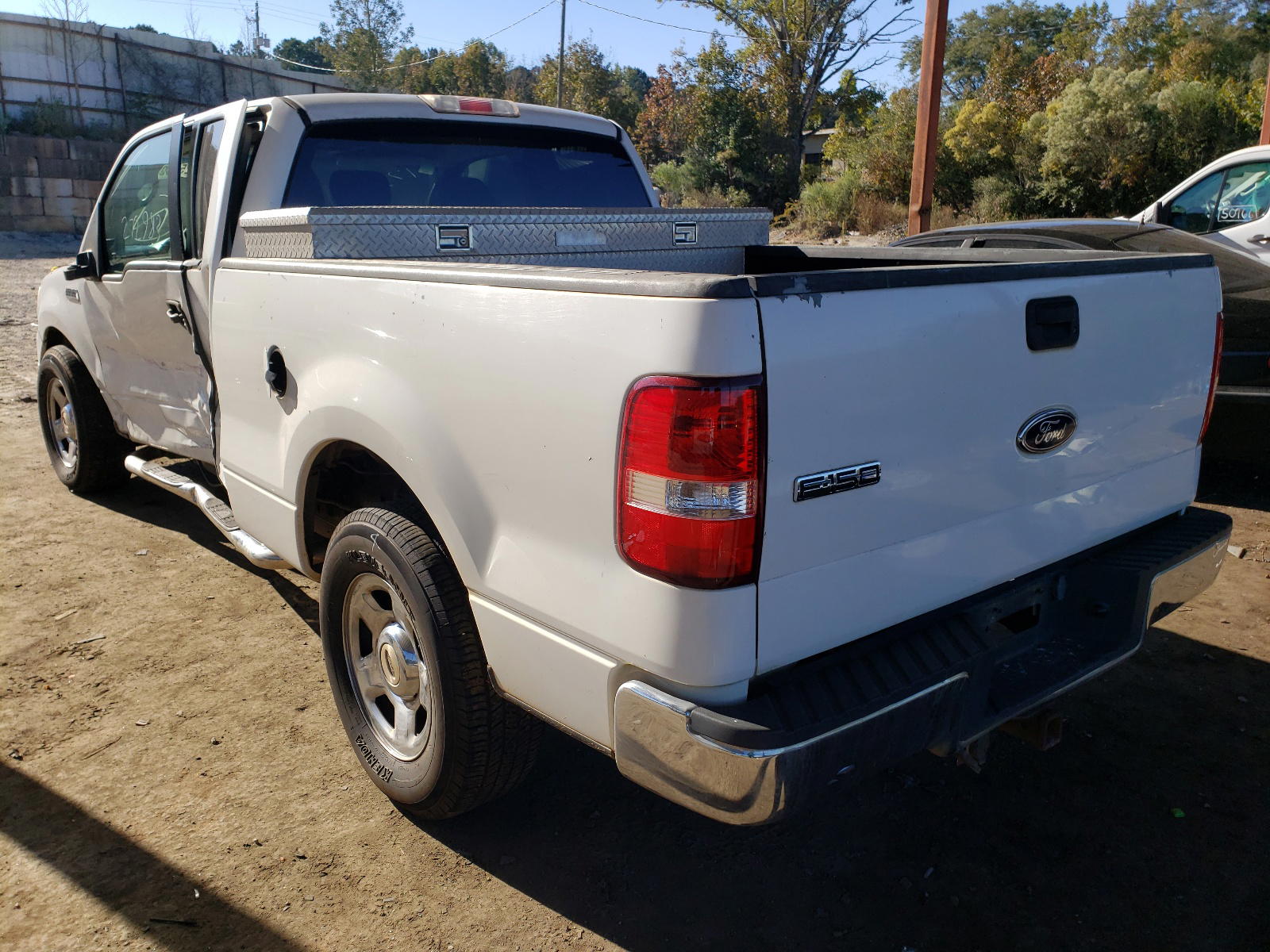 Photo 3 from auction – 2005 FORD F150 with VIN 1FTRX12W75FA35097