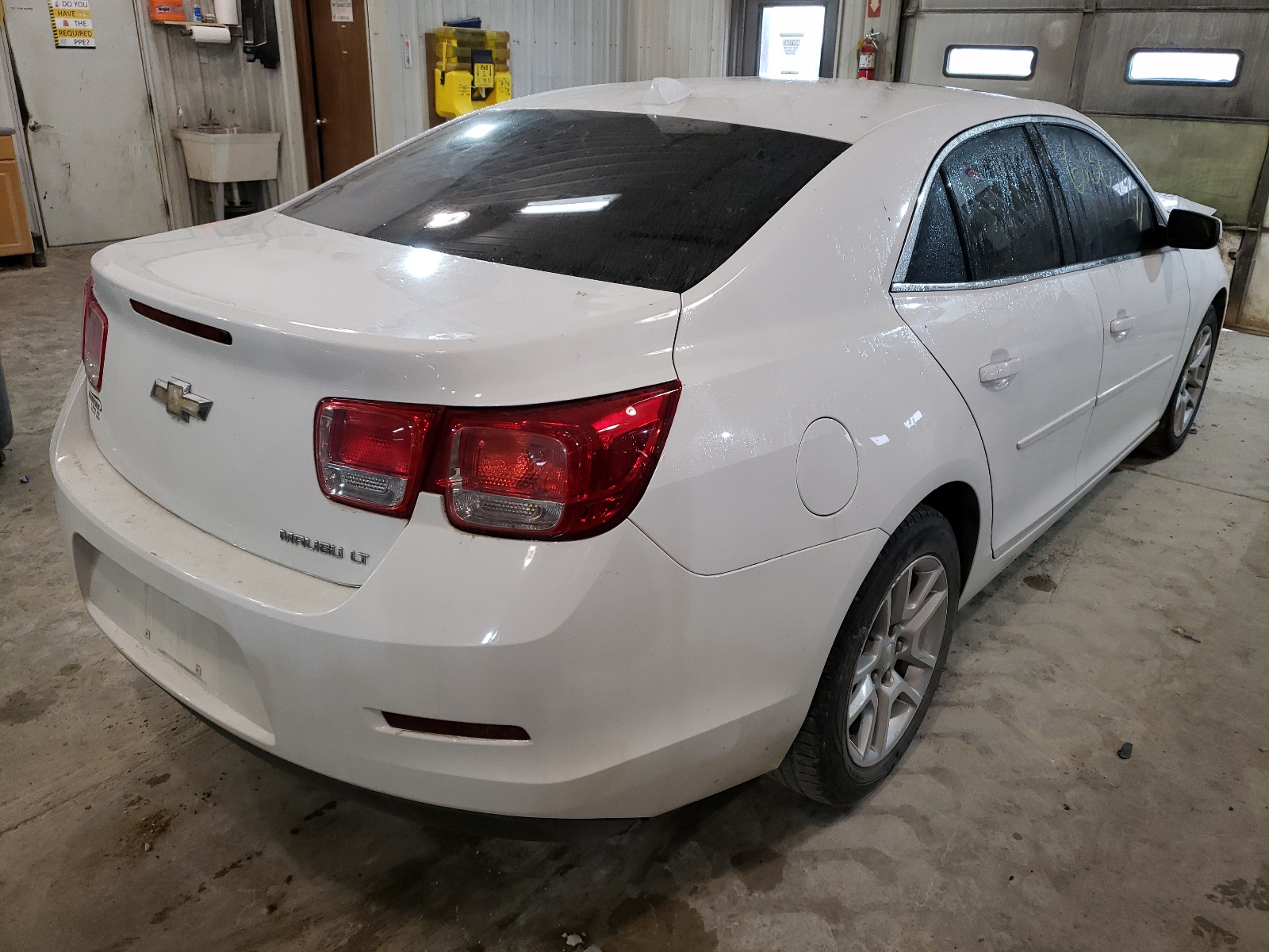 Photo 4 from auction – 2013 CHEVROLET MALIBU 1LT with VIN 1G11C5SA7DF344161