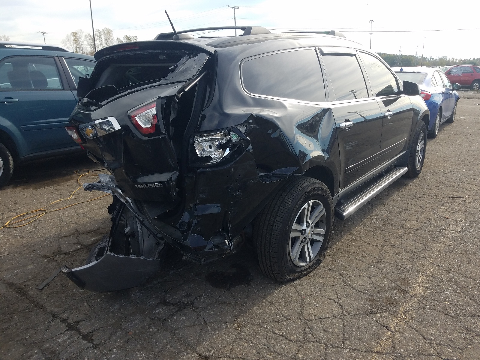 Photo 4 from auction – 2016 CHEVROLET TRAVERSE L with VIN 1GNKVGKD9GJ199760
