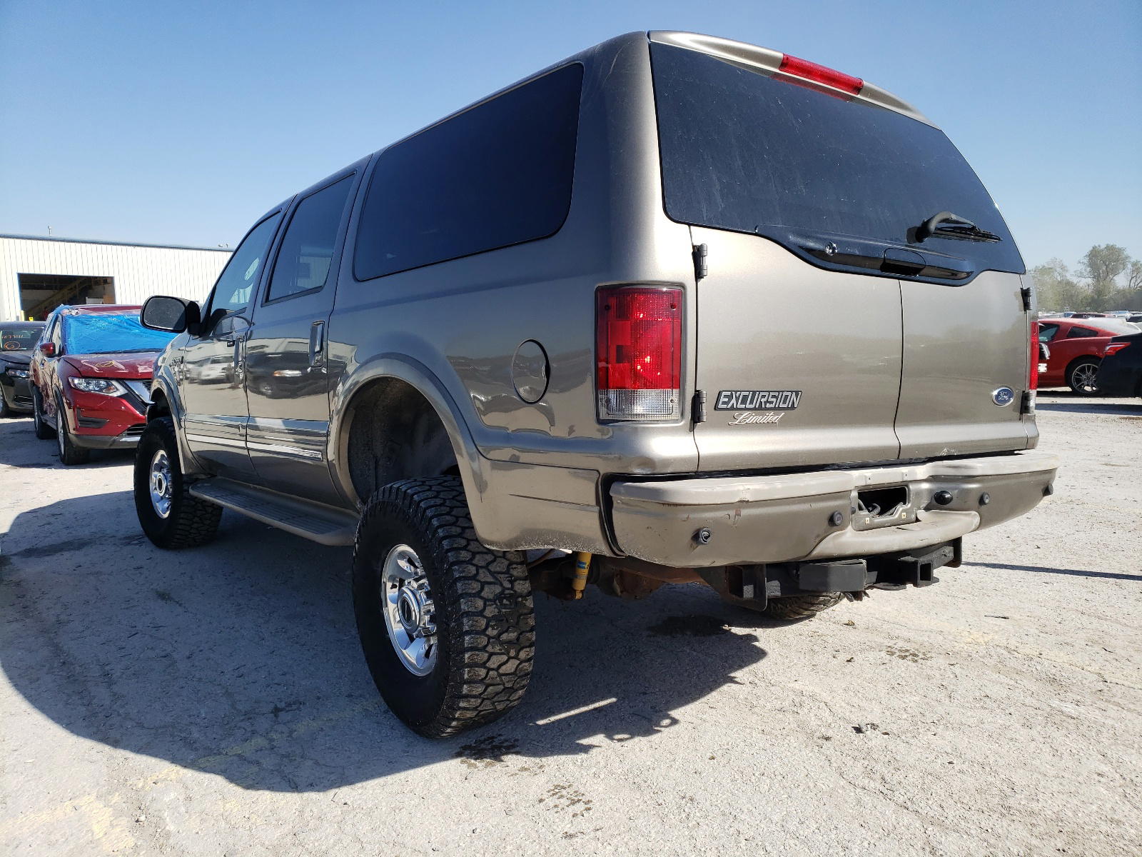Photo 3 from auction – 2004 FORD EXCURSION with VIN 1FMNU43S74EB50433
