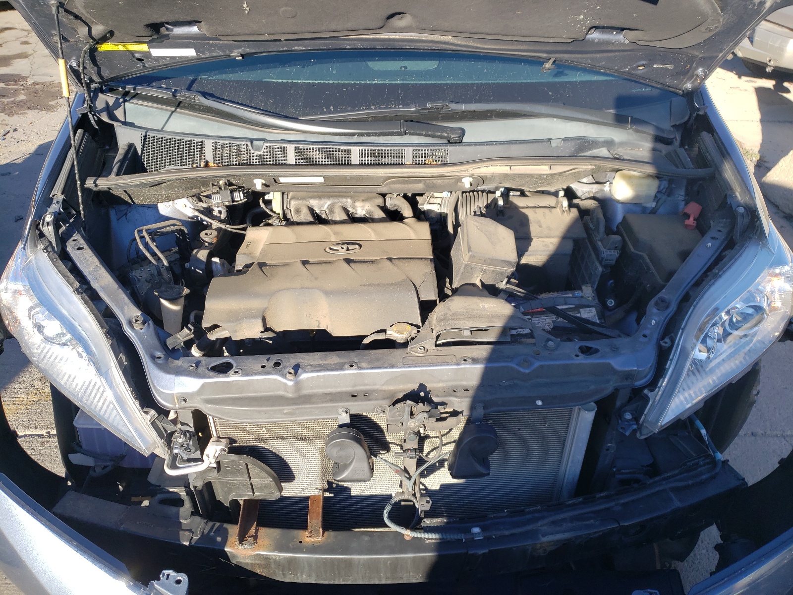 Photo 7 from auction – 2015 TOYOTA SIENNA XLE with VIN 5TDDK3DC7FS102452