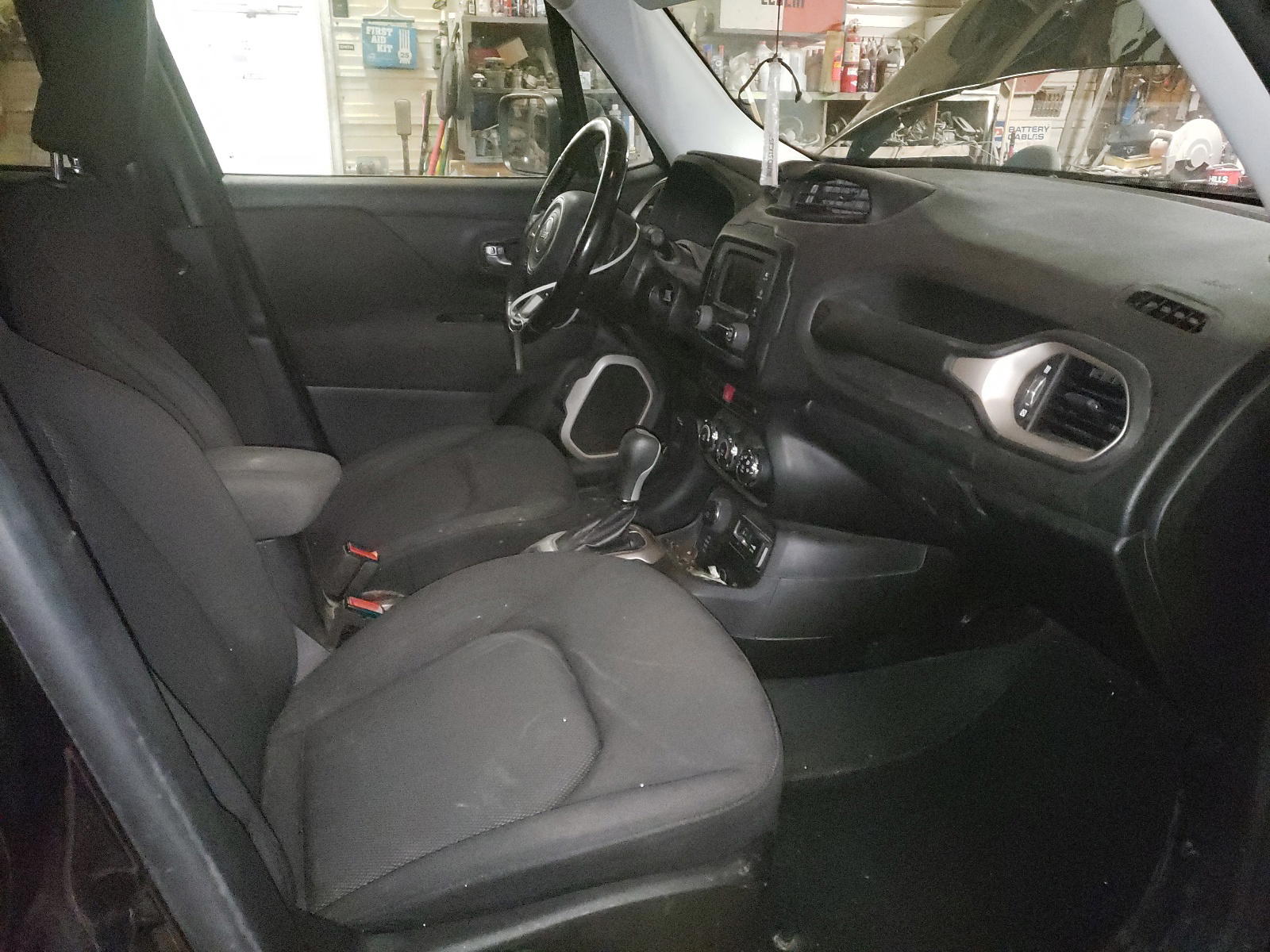 Photo 5 from auction – 2017 JEEP RENEGADE L with VIN ZACCJBBB3HPG20514