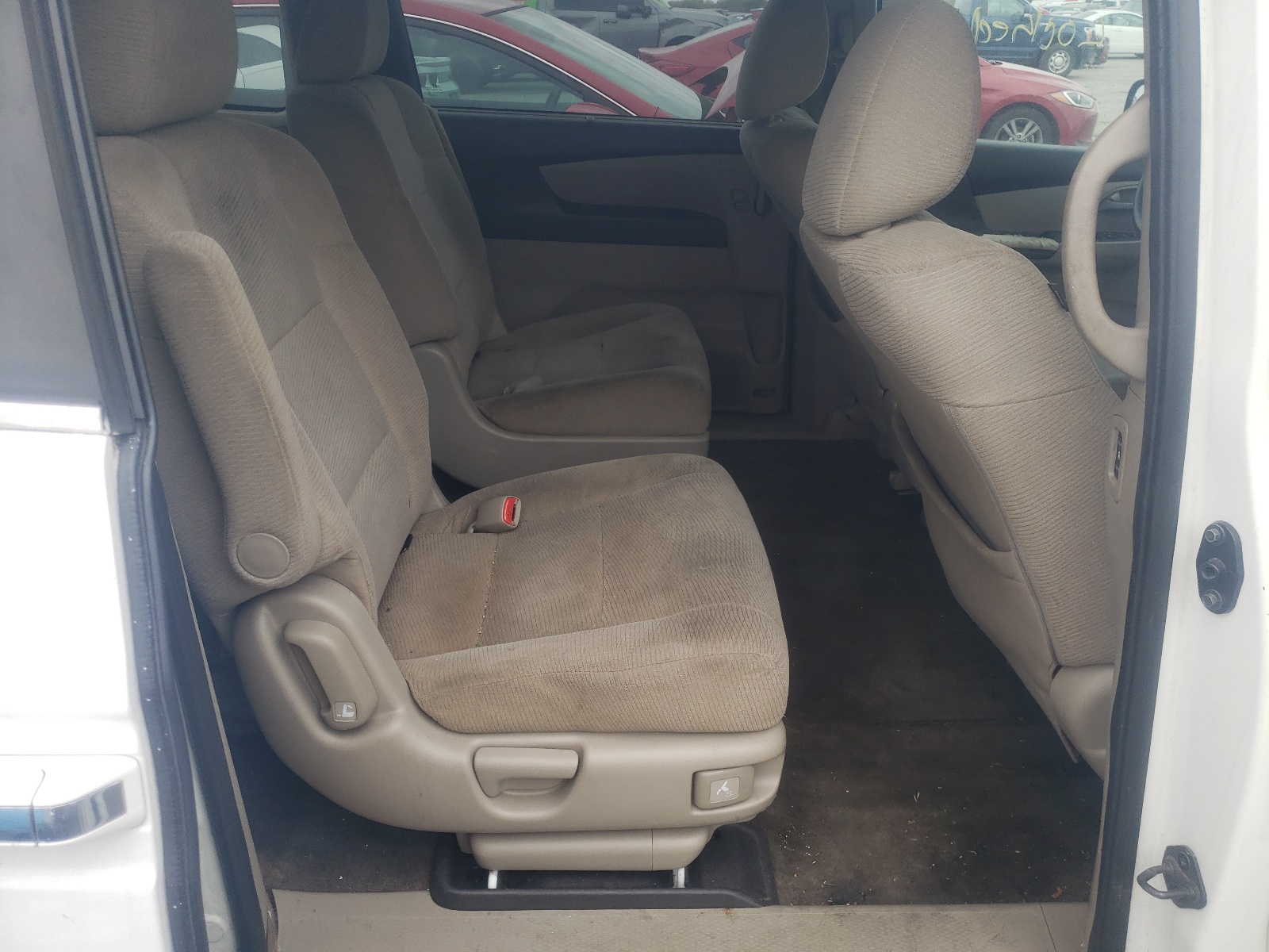 Photo 17 from auction – 2011 HONDA ODYSSEY EX with VIN 5FNRL5H43BB037339