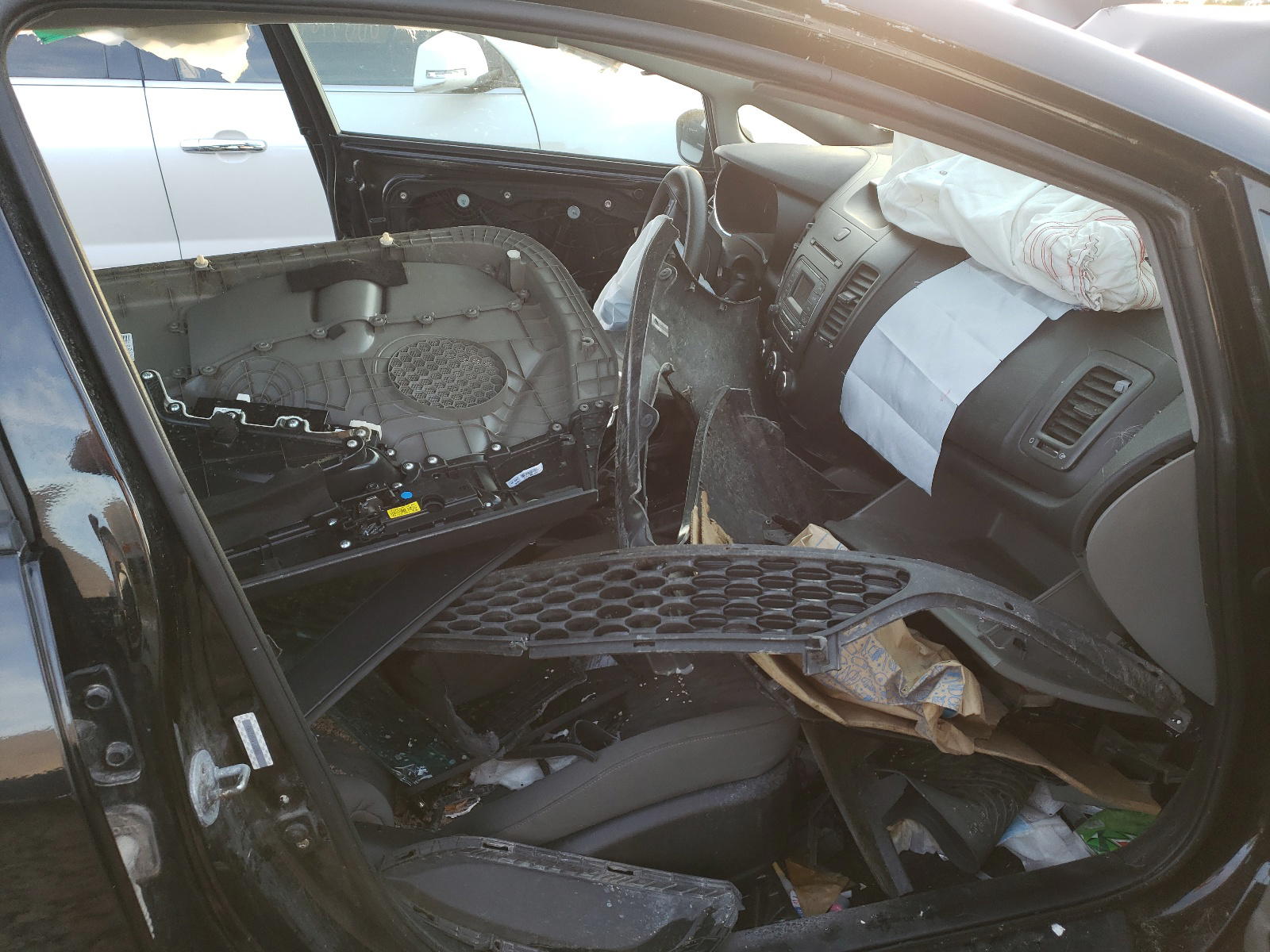 Photo 5 from auction – 2015 KIA FORTE LX with VIN KNAFK4A69F5380463