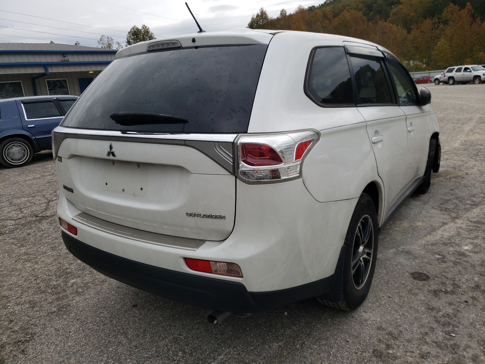 صورة رقم 4 من المزاد - 2014 MITSUBISHI OUTLANDER مع VIN JA4AD2A34EZ000710