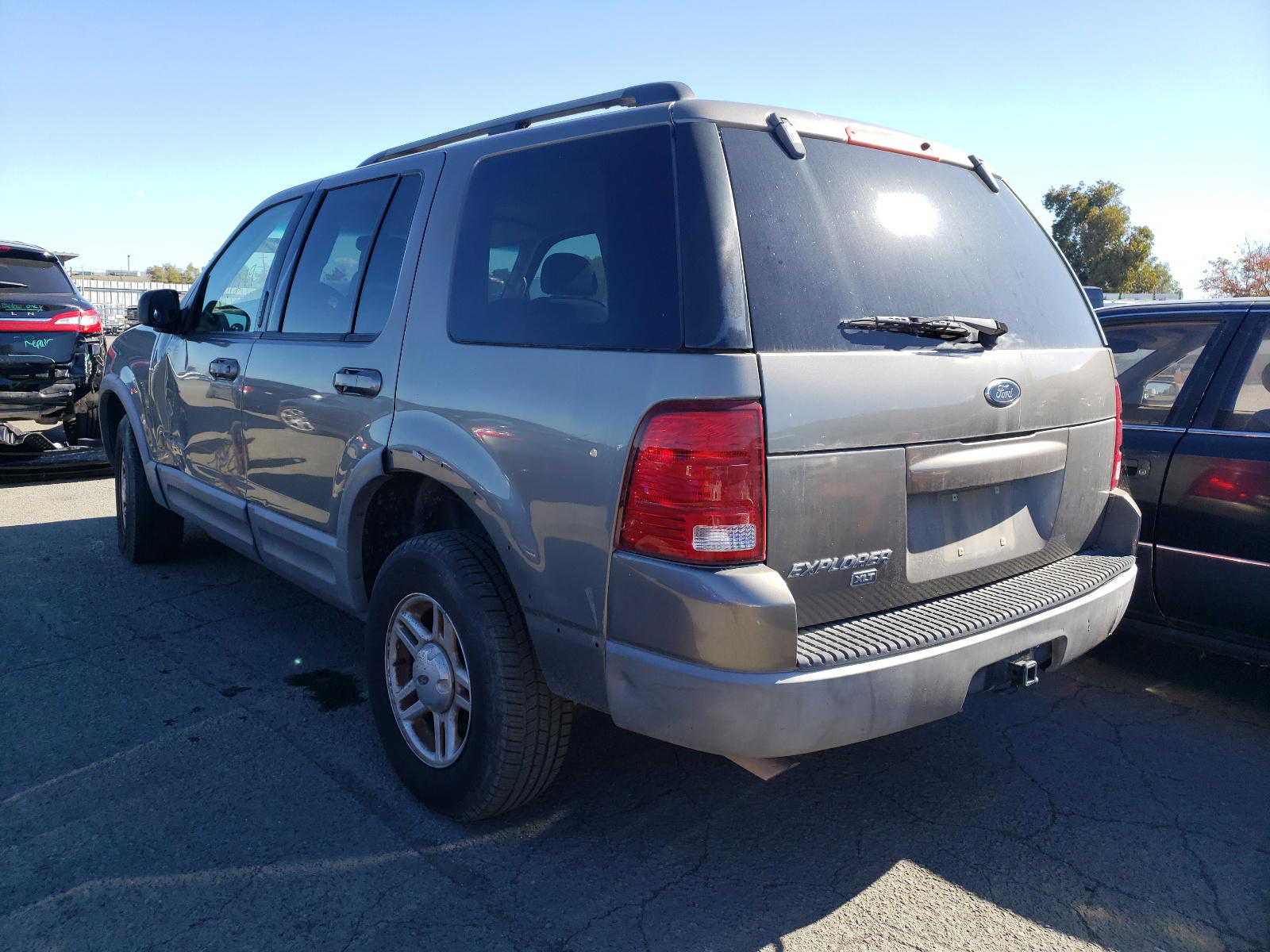 Photo 3 from auction – 2002 FORD EXPLORER X with VIN 1FMZU73K92ZC66340